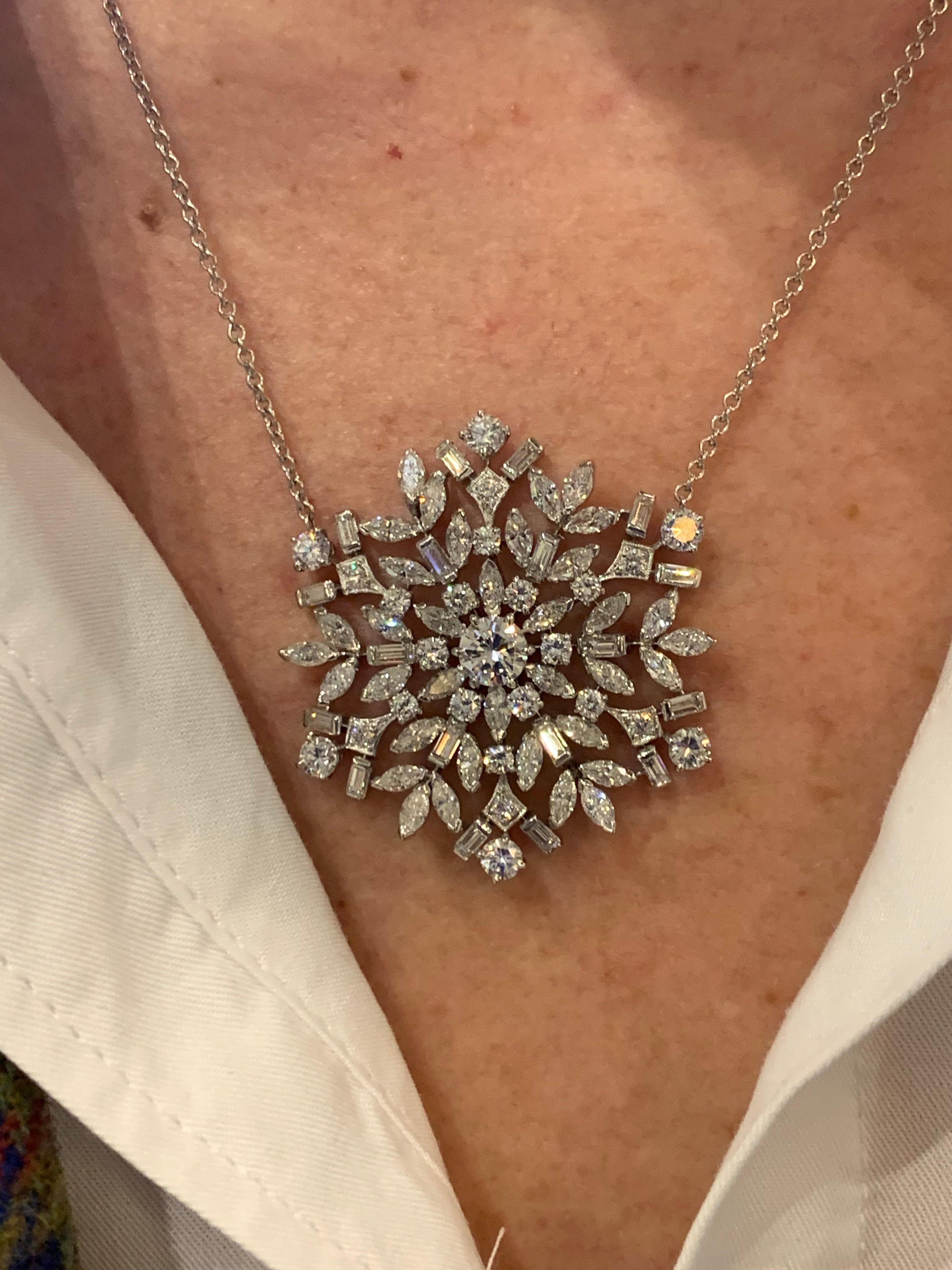 Mixed Cut Raymond C. Yard Diamond Snowflake Pendant Necklace For Sale