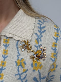 Raymond C. Yard Retro Yellow Moonstone, Sapphire and Diamond Brooches (Broches en pierre de lune, saphir et diamant)