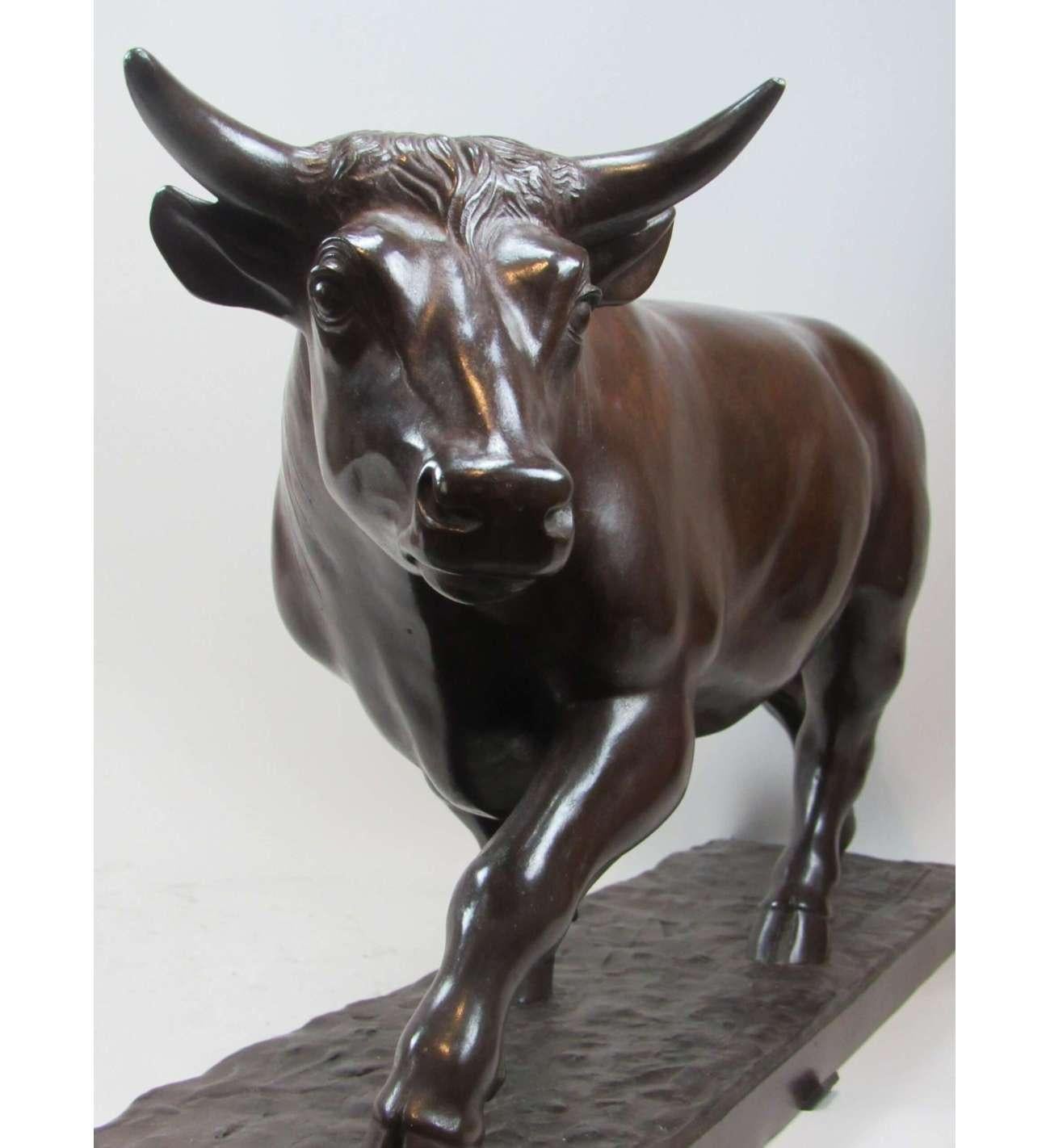 Scultura di bue in bronzo di Raymond De Meester - (1904 - 1995) in vendita 3