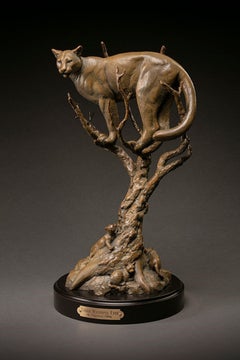 «Bajo miradas atentas», escultura de un puma en bronce, estilo realista, edición 15/30