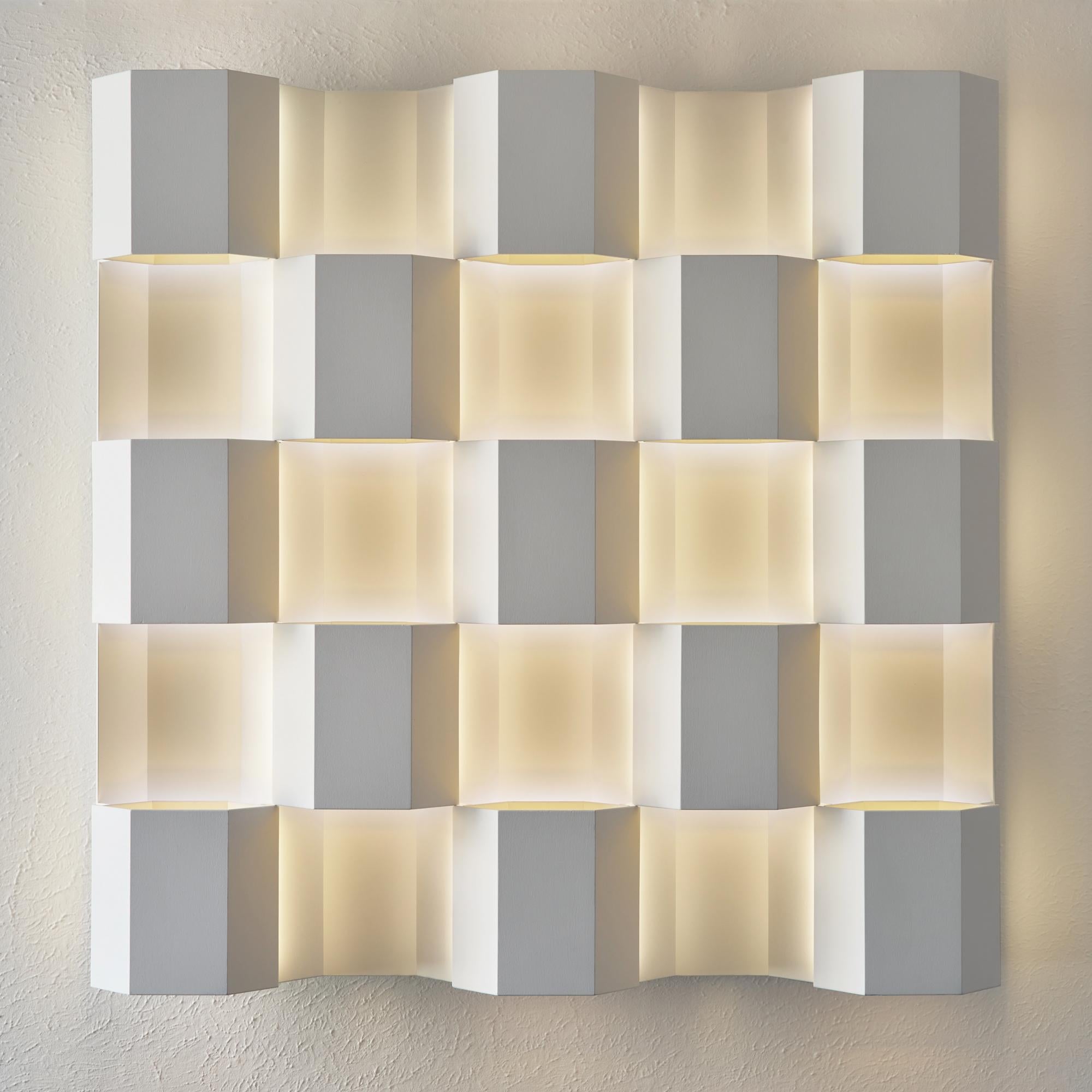 Dreizehn - immersive, unendlich wahrnehmbare Wandskulptur mit Farblicht im Angebot 8