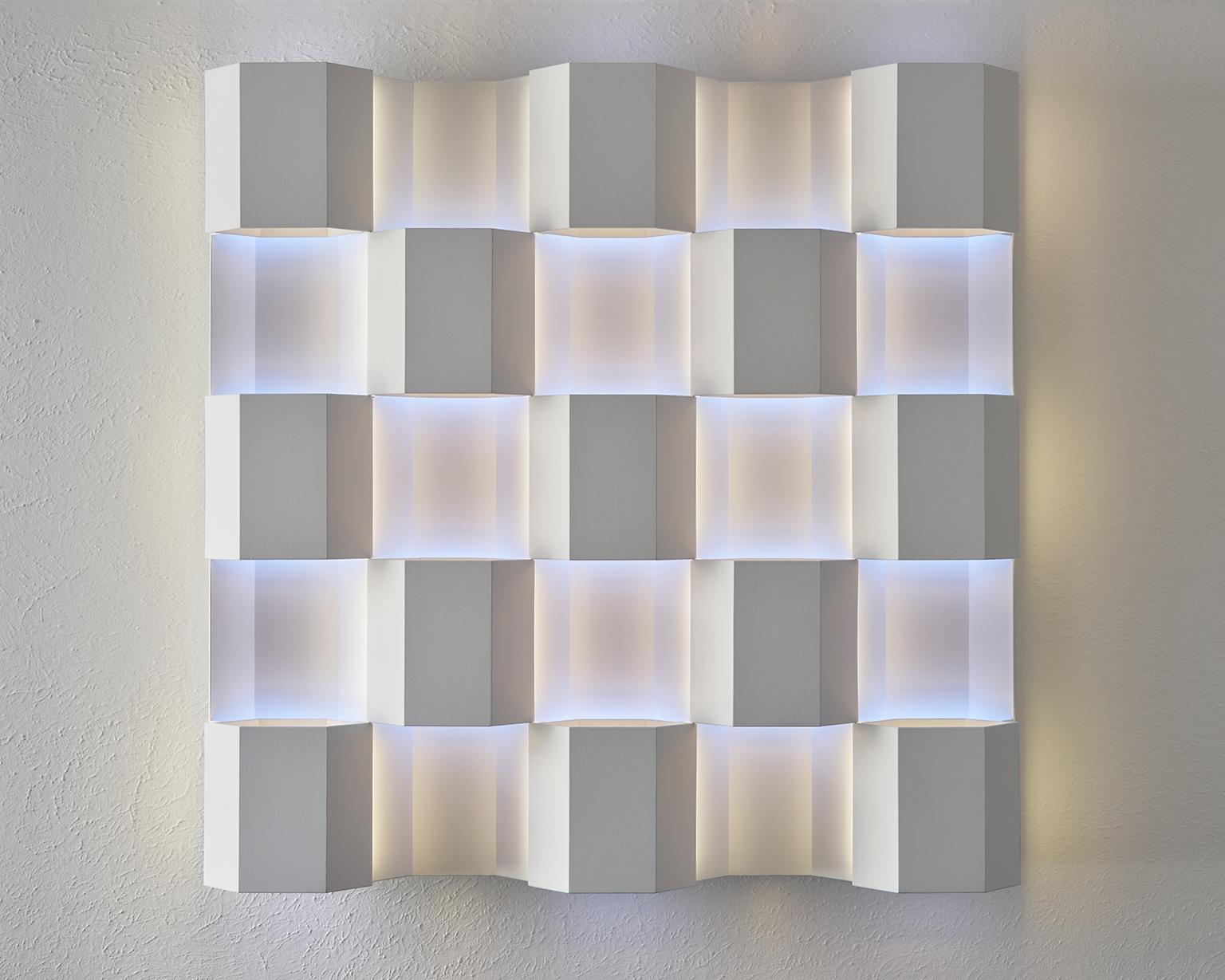Thirteen - immersive infinite perceptual ambient color light wall sculpture in vendita 5