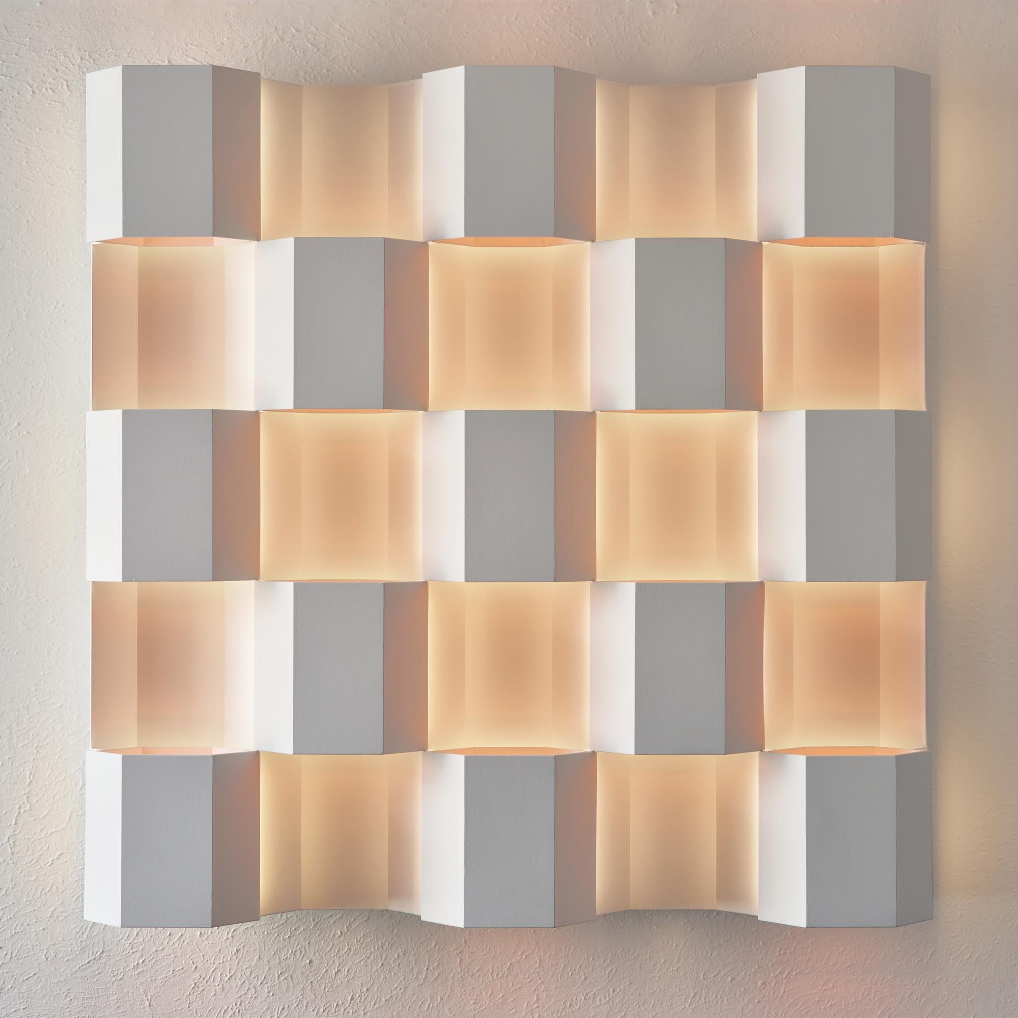 Dreizehn - immersive, unendlich wahrnehmbare Wandskulptur mit Farblicht im Angebot 6