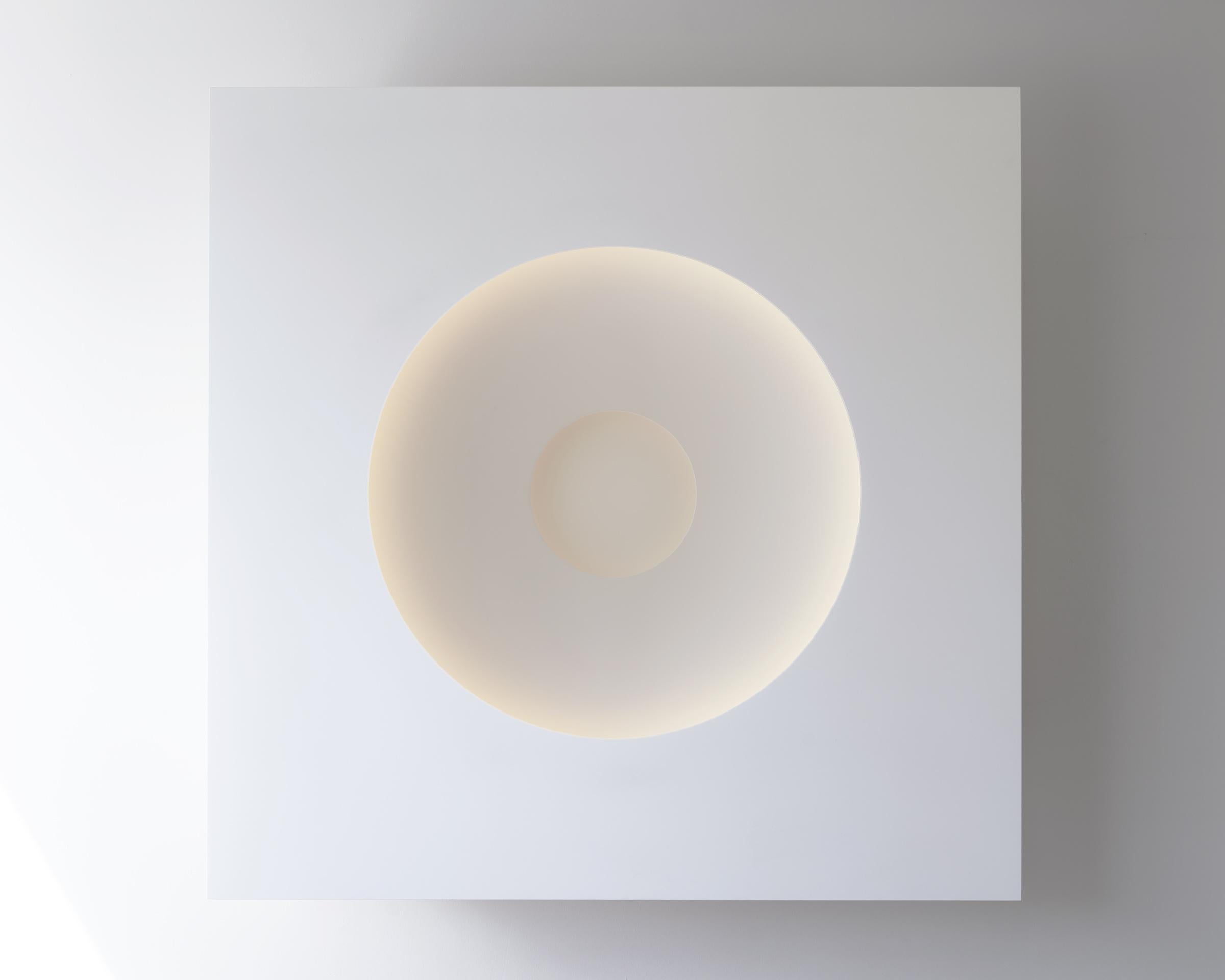 Tre - una scultura a parete con luce ambientale percettiva infinita e immersiva in vendita 3