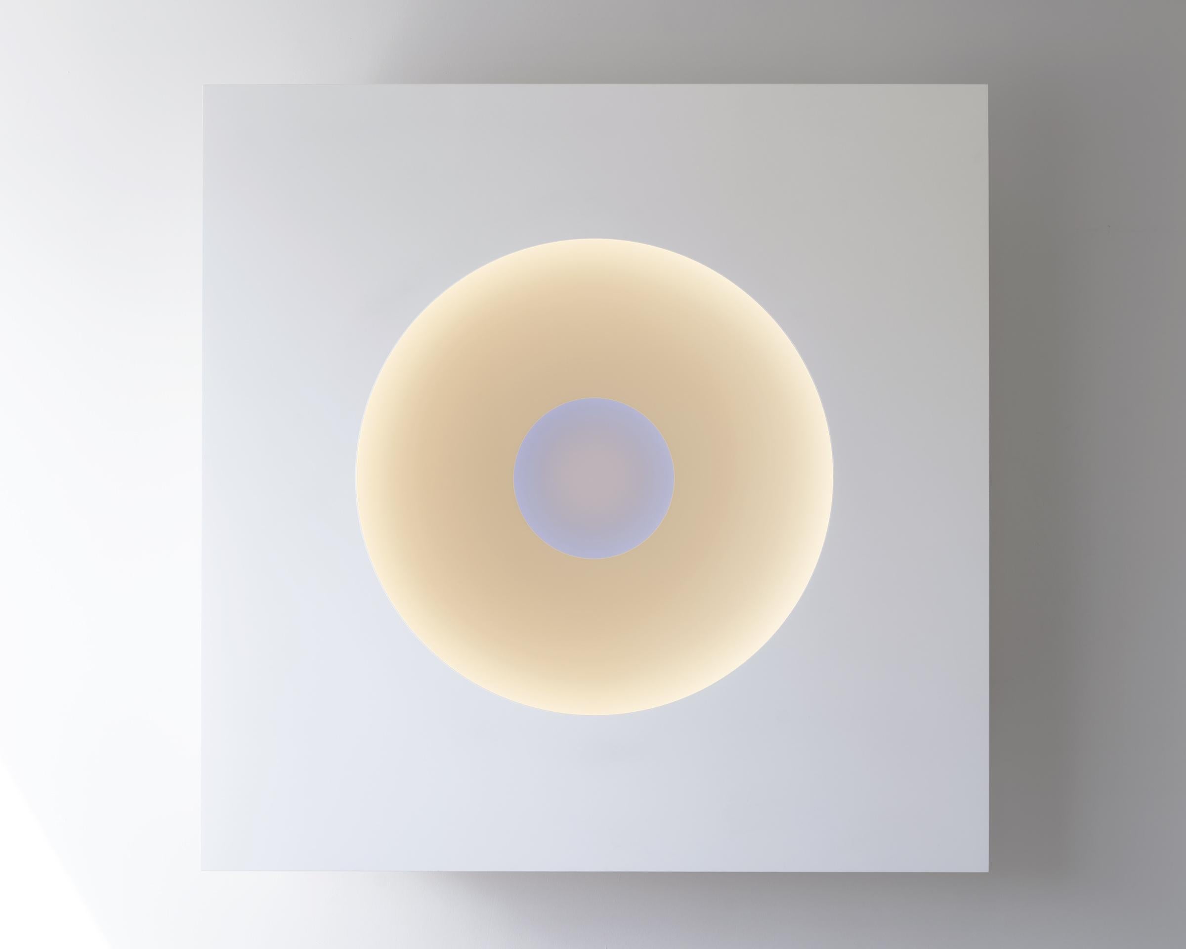 Tre - una scultura a parete con luce ambientale percettiva infinita e immersiva in vendita 4