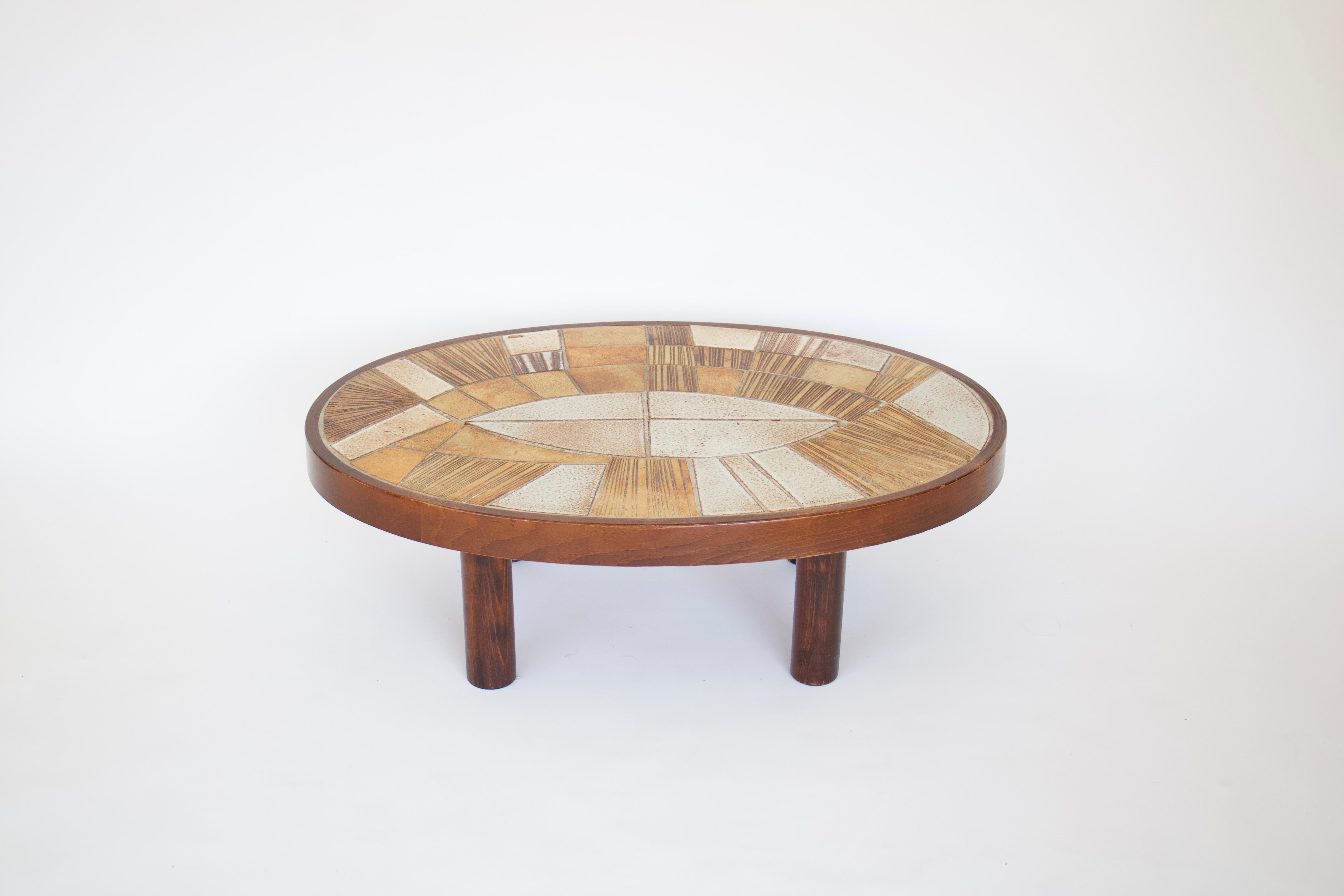 Raymond Le Duc French Ceramic Coffee Table Vallauris, circa 1960 In Good Condition In Chicago, IL