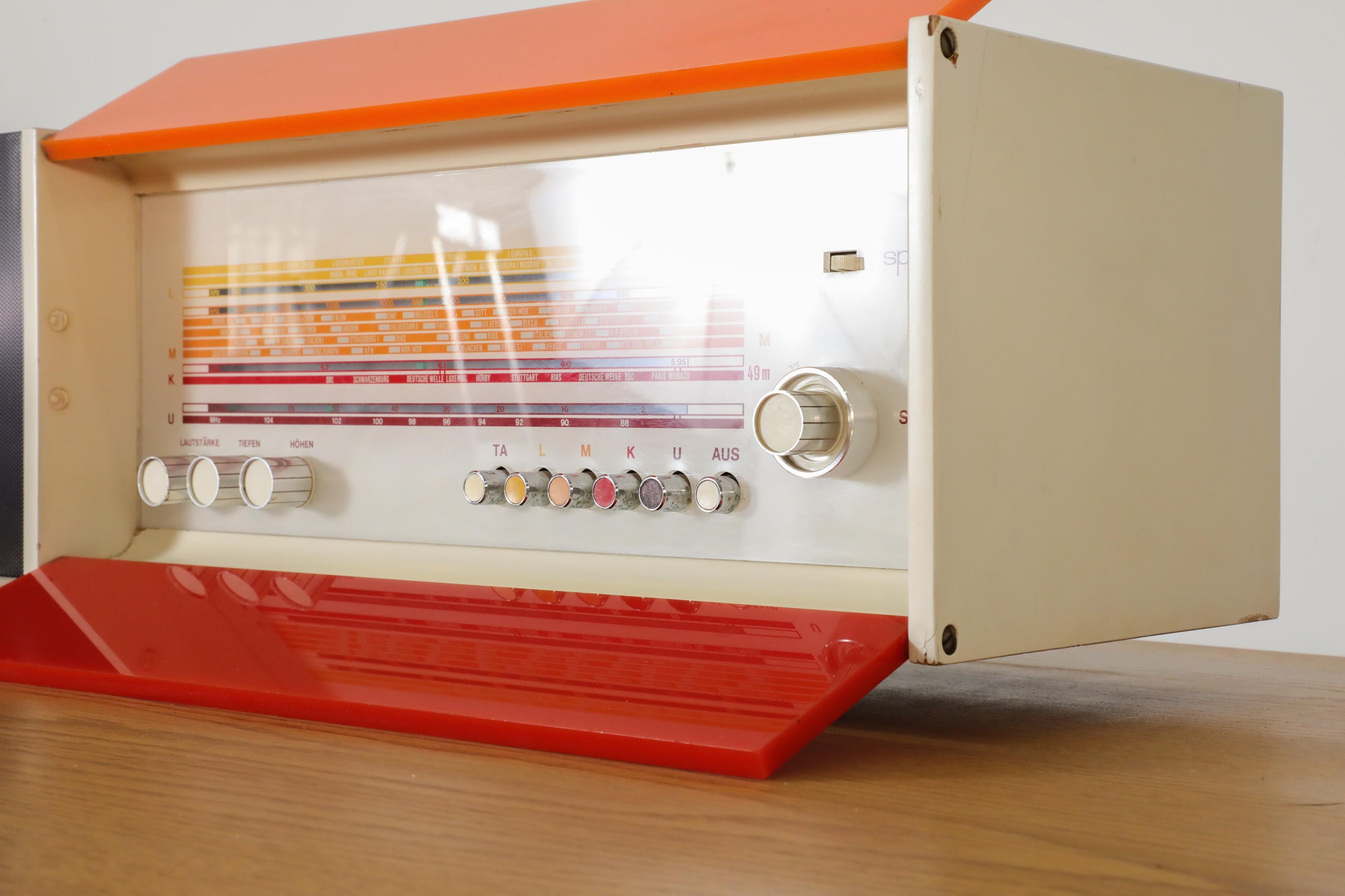 Metal Raymond Loewy Designed Nordmende Spectra Futura Transistor Radio in Red & Orange