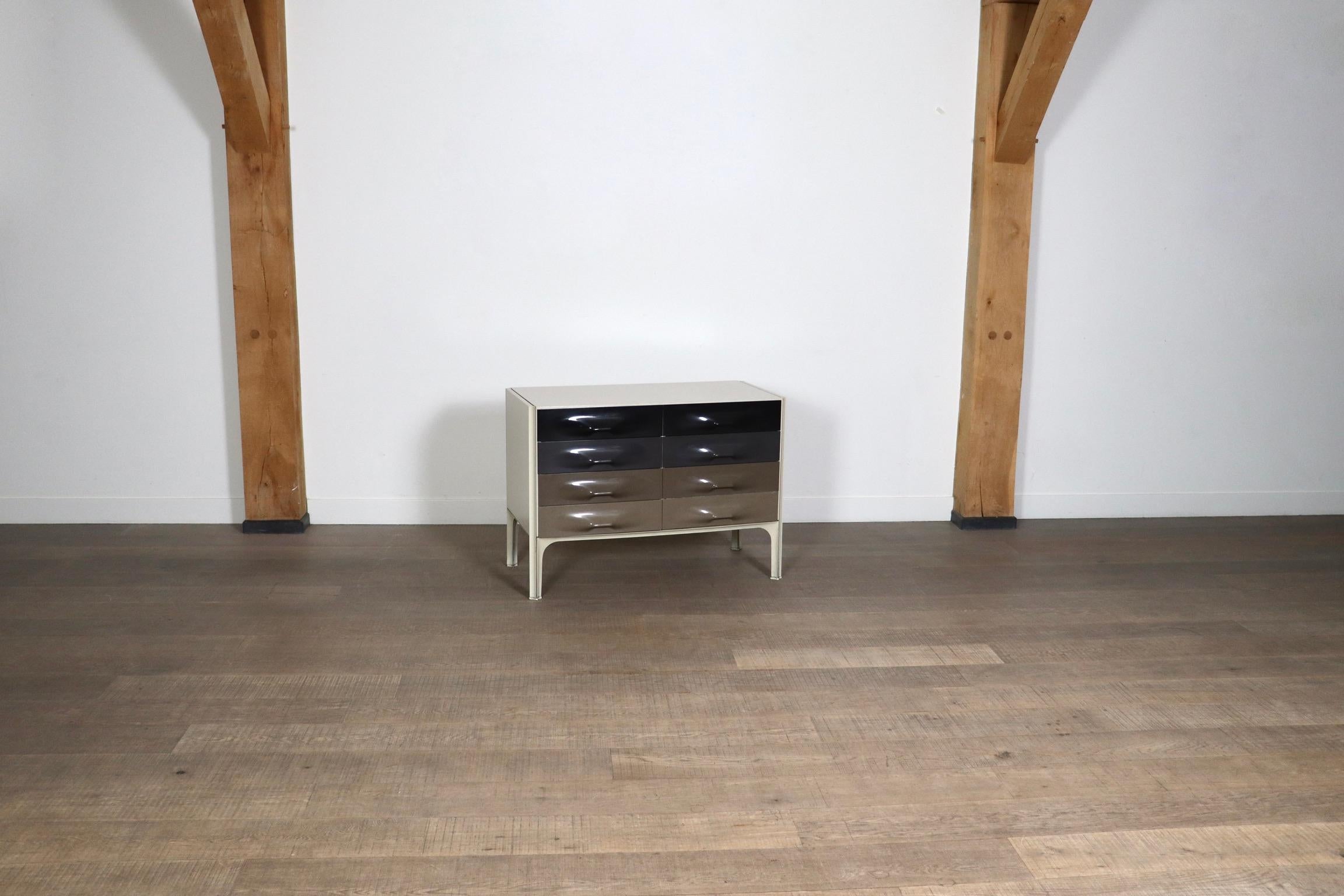 Raymond Loewy DF 2000 Chest Of Drawers Credenza For Doubinsky Frères, 1968 For Sale 3