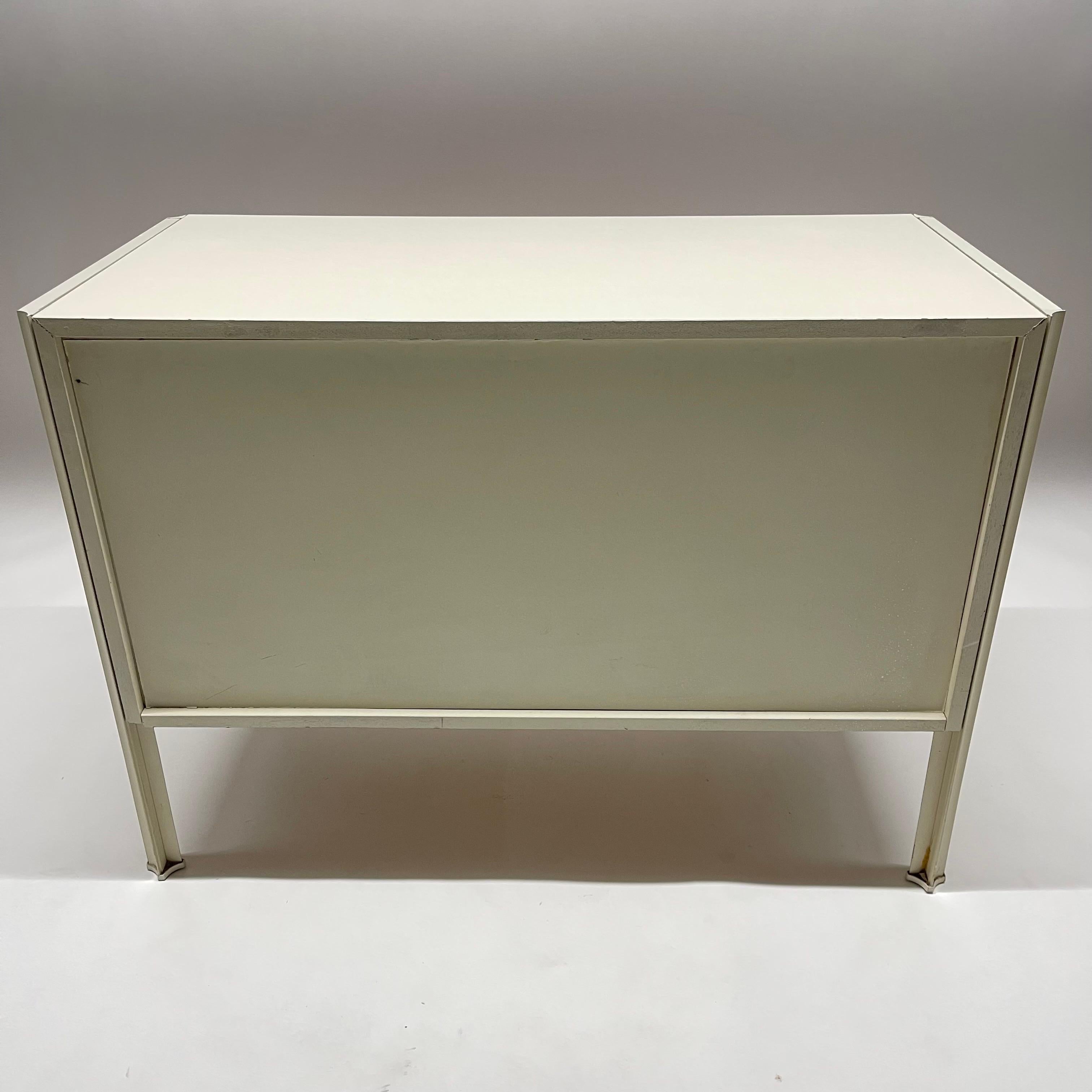 Raymond Loewy DF-2000 Commode, Chest of Drawers, or Dresser, France, circa 1968 In Good Condition In Miami, FL