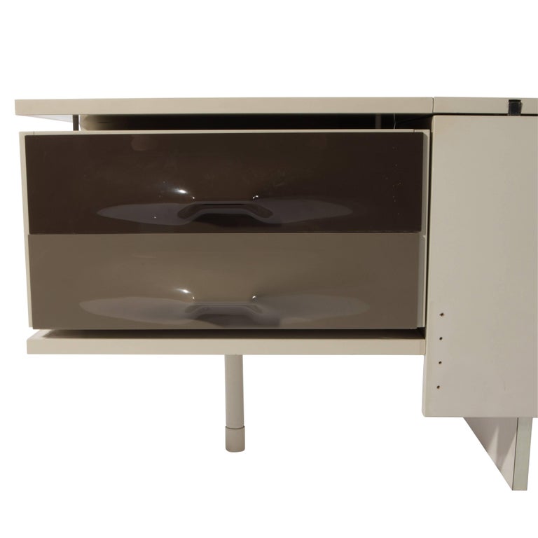 Raymond Loewy Df 2000 King Headboard With Built In Nightstands Mid 20th Century Raymond Loewy Df 2000 King Headboard With Built In Nightstands