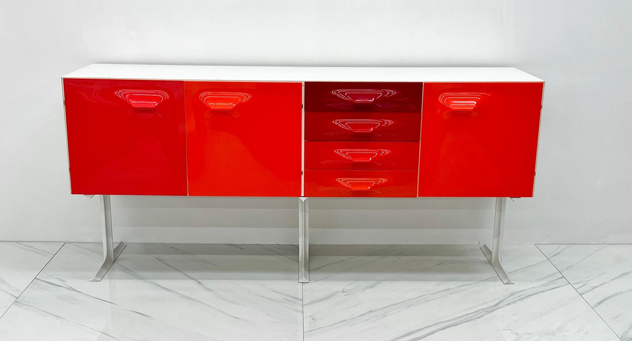 Raymond Loewy DF2000 Credenza, 1960's 3