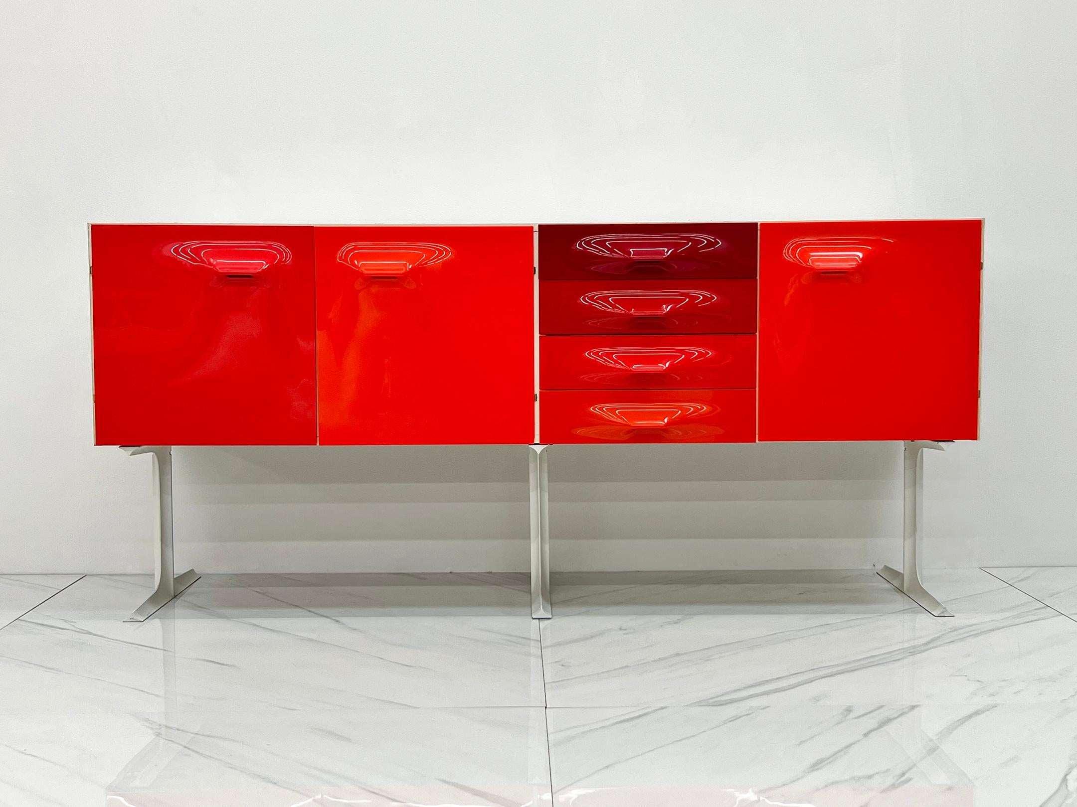 Raymond Loewy DF2000 Credenza, 1960's 2