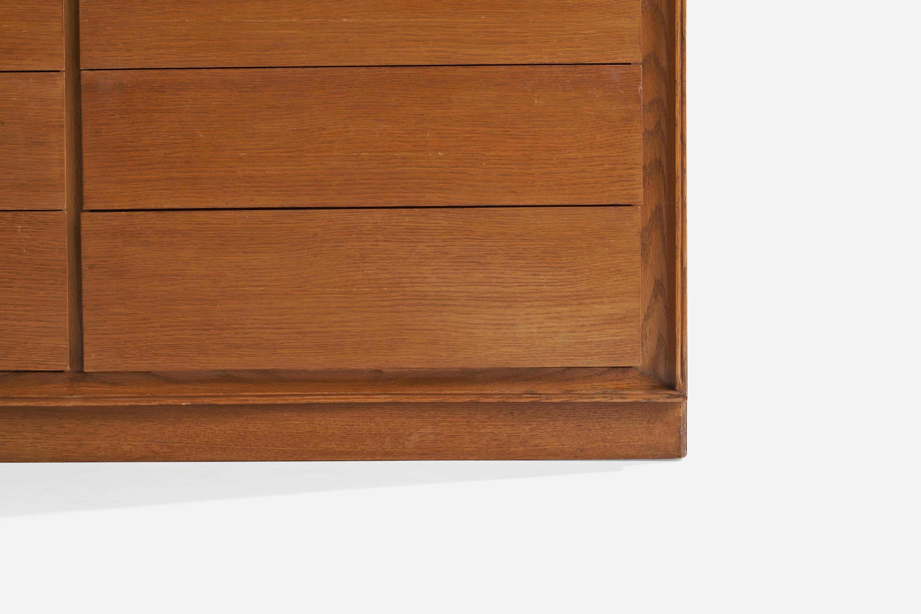 Raymond Loewy, Dresser, Oak, USA, 1950s In Good Condition For Sale In High Point, NC