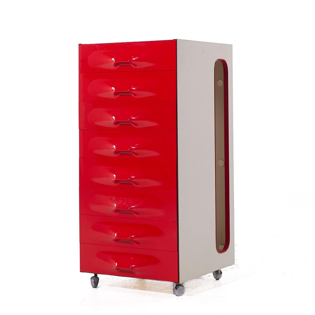 Mid-Century moderno Raymond Loewy per Doubinsky Frères DF 2000 MCM Armadio portavalori in fibra di vetro rossa in vendita