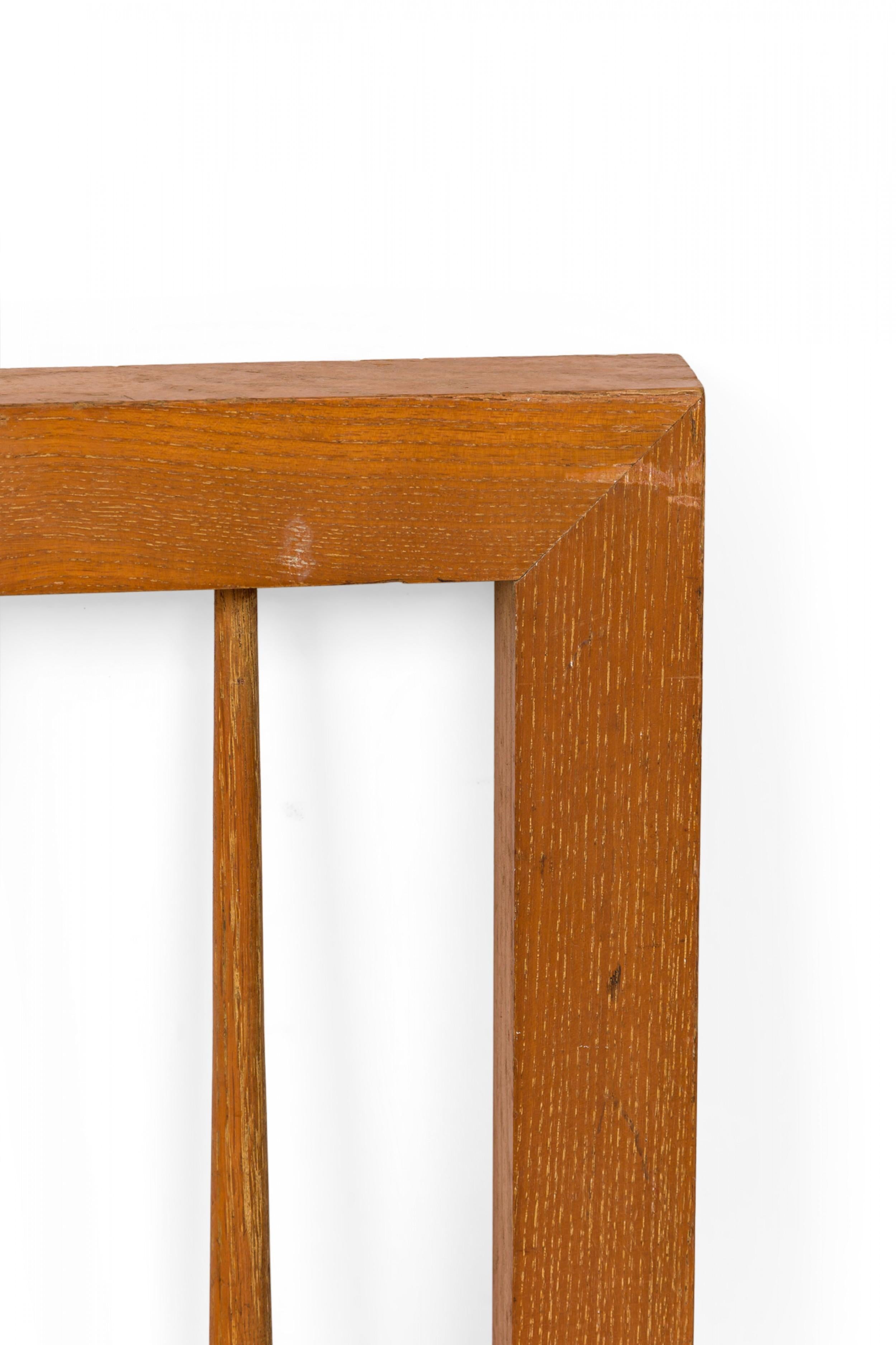 Cabecero y piecero de madera de husillo americano Raymond Loewy para Mengel en Bueno estado para la venta en Queens, NY