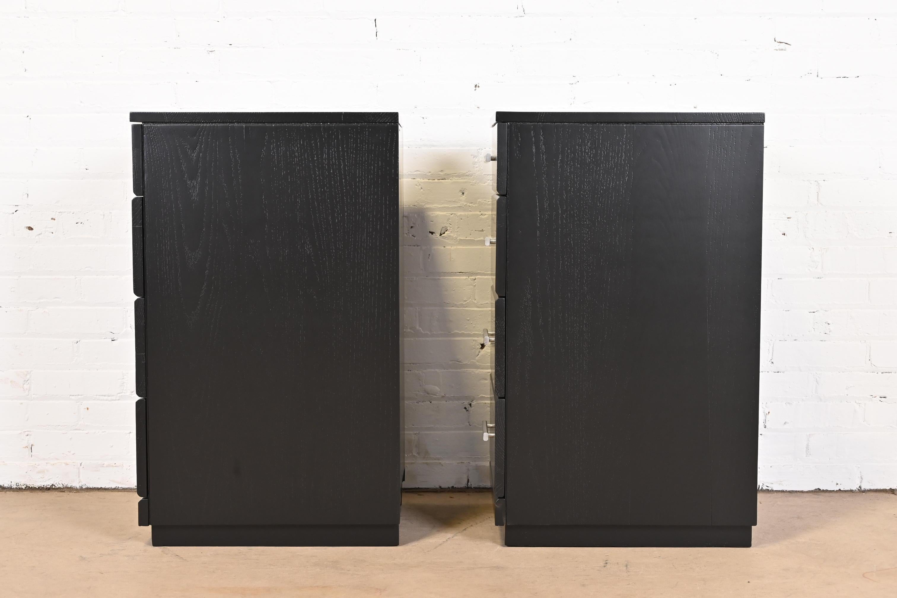 Raymond Loewy for Mengel Black Lacquered Bedside Chests, Newly Refinished For Sale 5