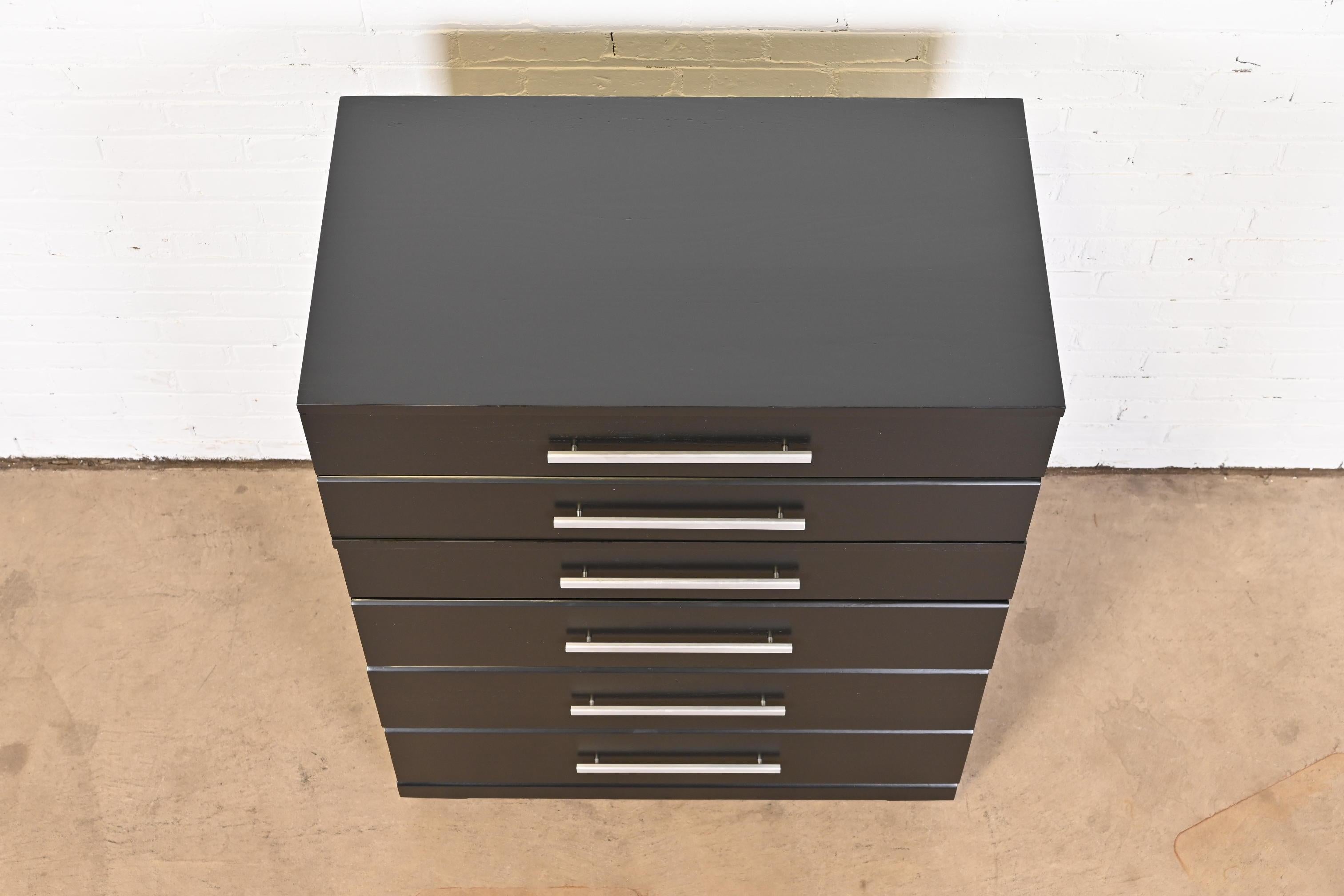 Commode haute laquée noire Raymond Loewy pour Mengel, nouvellement revernie en vente 5