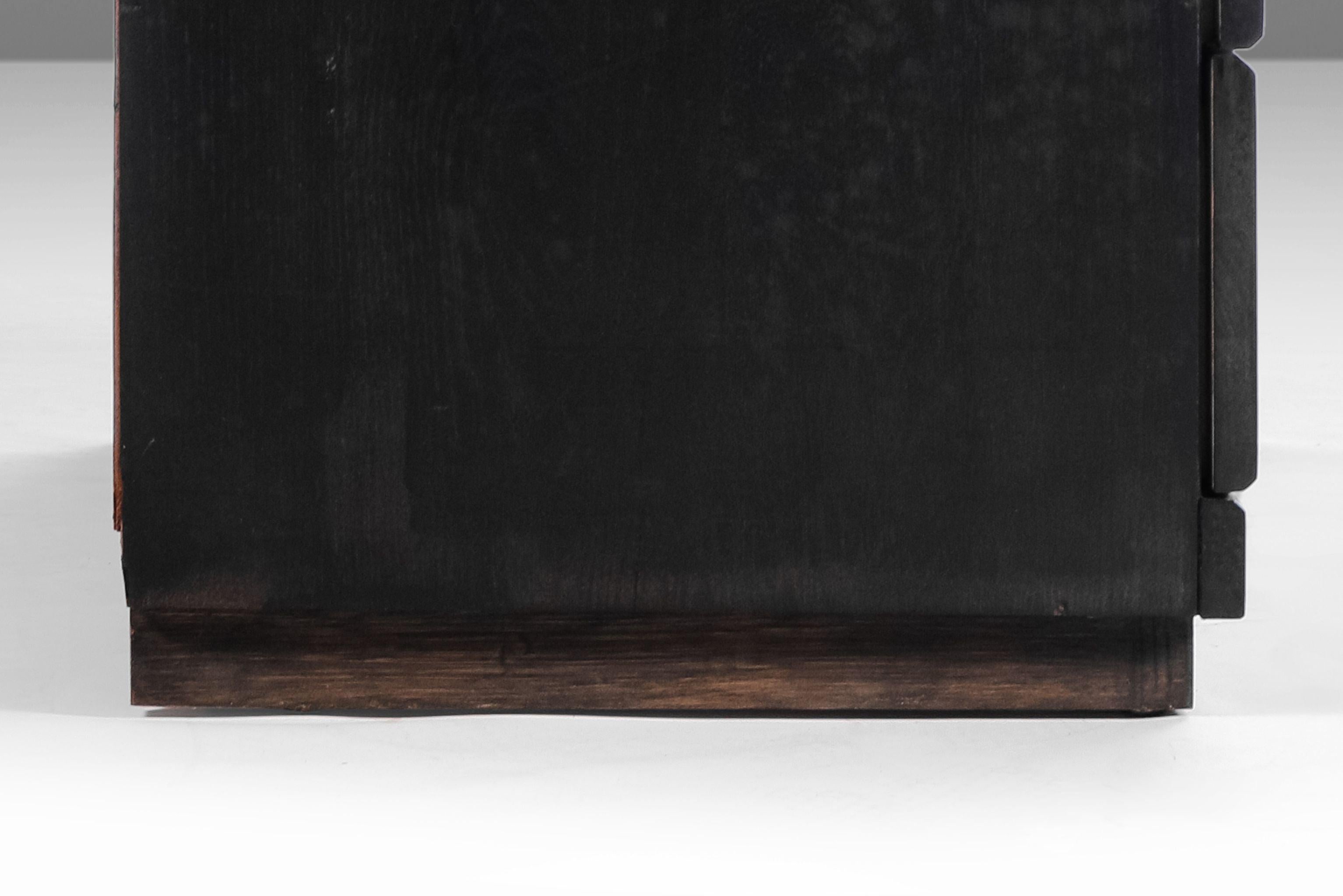 Commode à quatre tiroirs en bois d'ébène Raymond Loewy pour Mengel, États-Unis, vers les années 1950 en vente 3