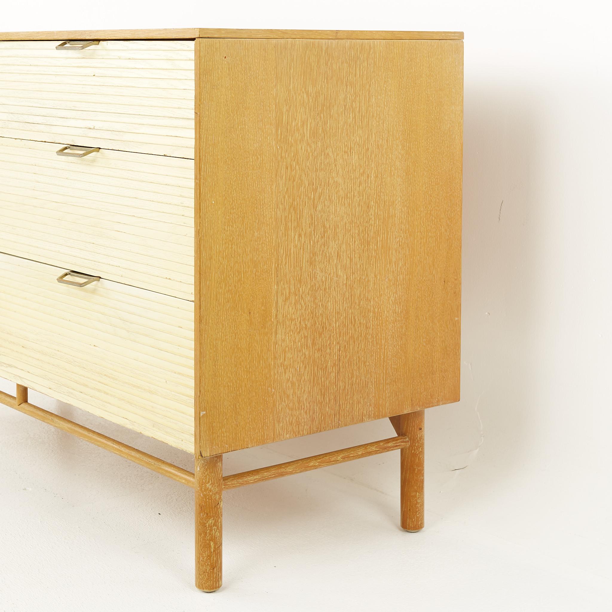 Raymond Loewy for Mengel Furniture Mid Century 6 Drawer Lowboy Dresser In Good Condition In Countryside, IL