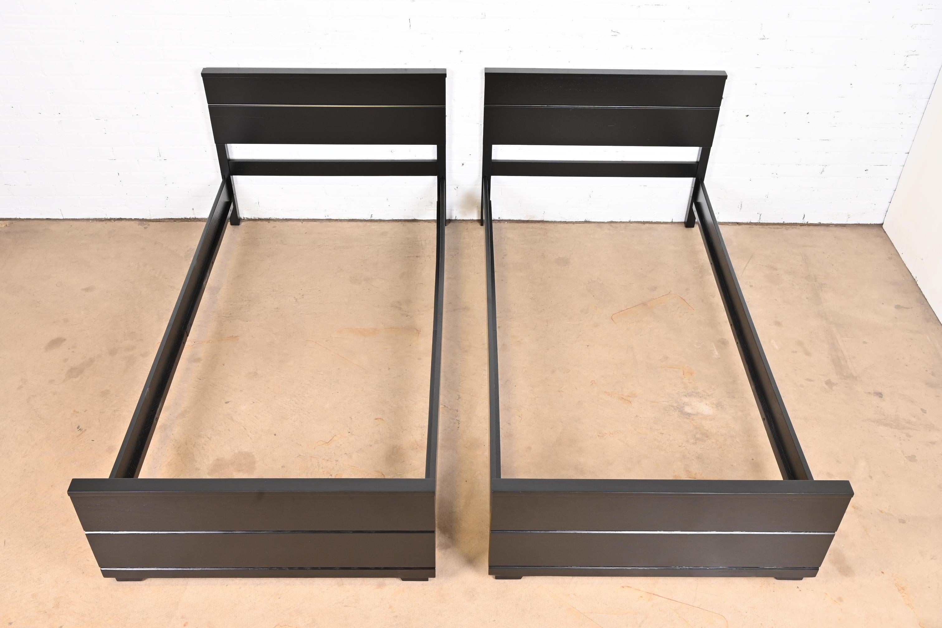 Raymond Loewy for Mengel Mid-Century Modern Black Lacquered Twin Beds, Pair 2