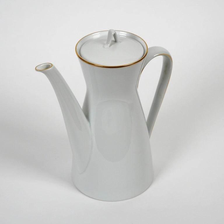 Raymond Loewy for Rosenthal ‘Form 2000' Coffee Pot, Designed 1954, White Ceramic In Good Condition For Sale In London, GB
