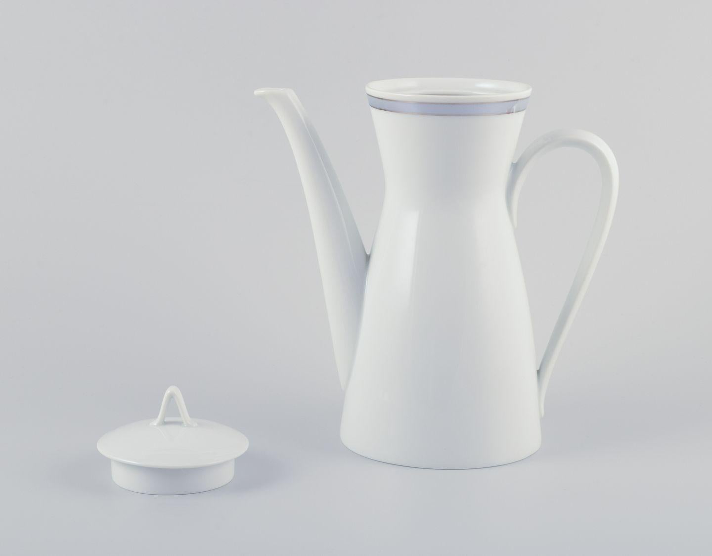 Raymond Loewy für Rosenthal, Deutschland. Kaffeeservice aus Porzellan. (Mitte des 20. Jahrhunderts) im Angebot