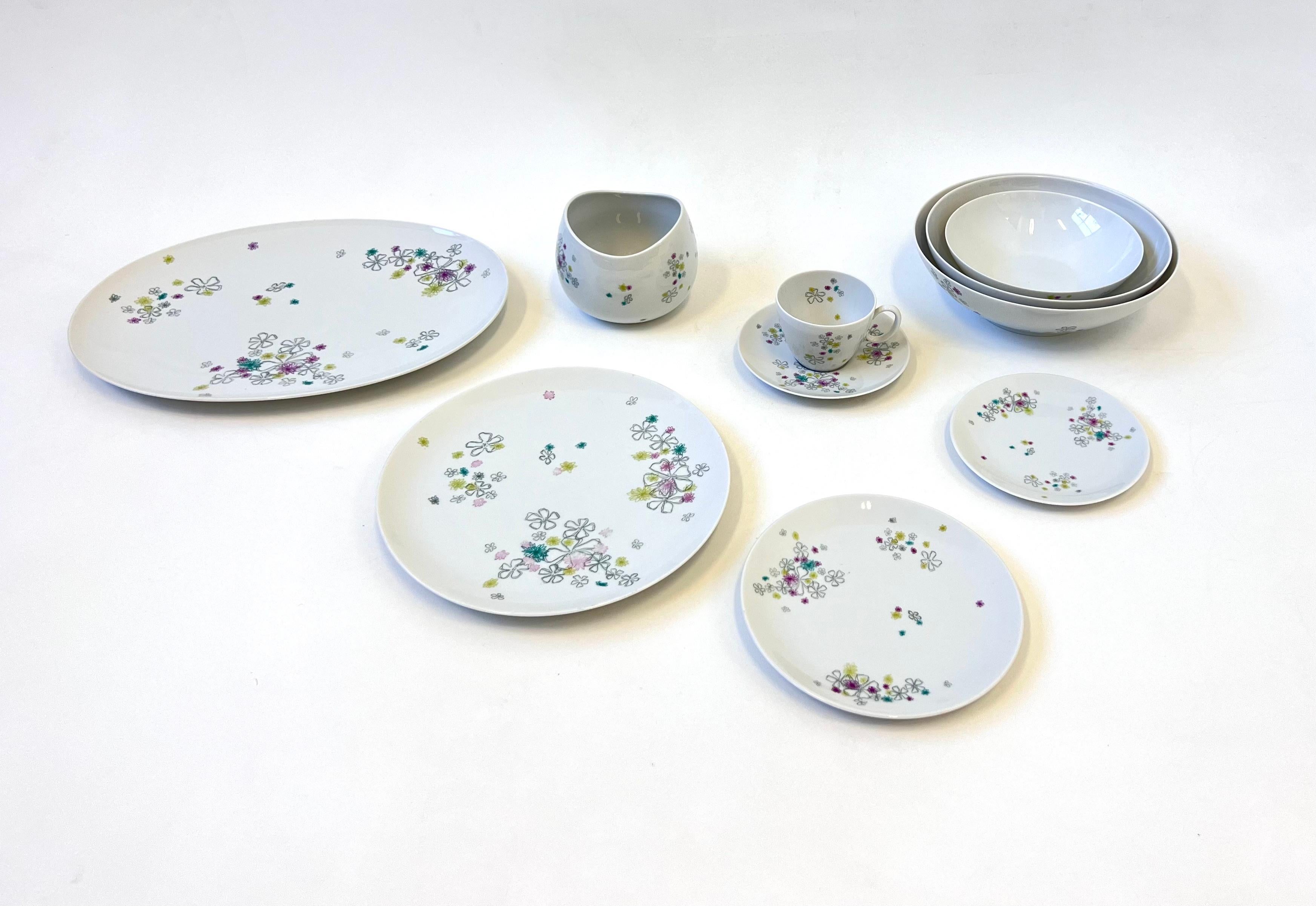 Raymond Loewy for Rosenthal Porcelain China Service for 12 In Excellent Condition For Sale In Palm Springs, CA