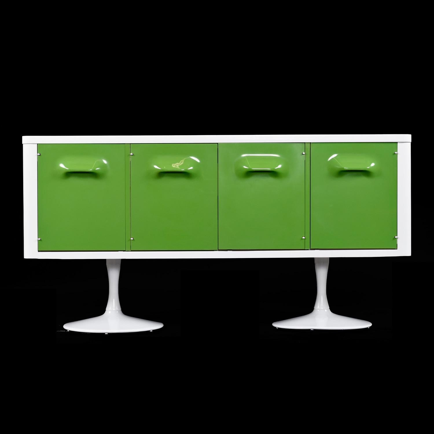 Raymond Loewy Inspired Green Chapter One Credenza by Broyhill Premier In Excellent Condition In Chattanooga, TN