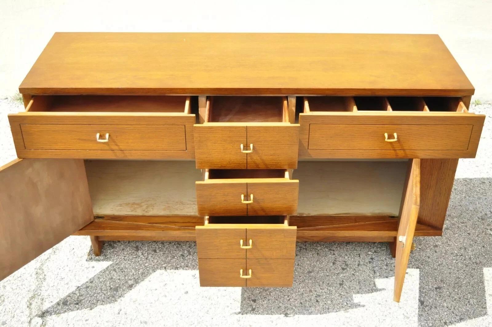 Raymond Loewy Mengel Mid Century Modern Sculpted Oak Buffet Sideboard Credenza For Sale 1