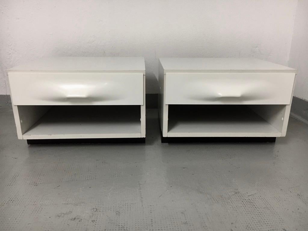 Raymond Loewy Pair of Bedside Tables by DF2000, France, 1960s 3