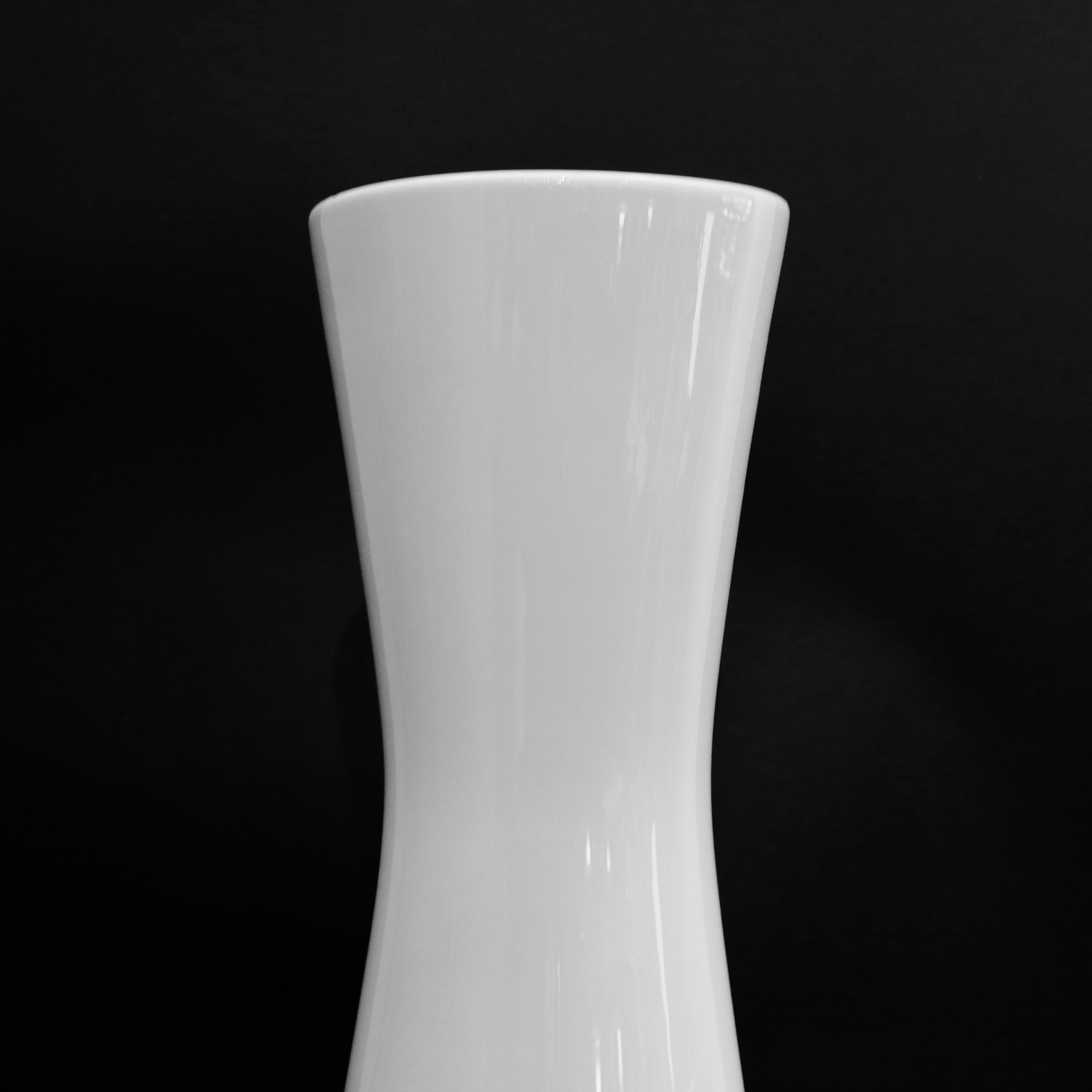 Tedesco Raymond Loewy Vaso Rosenthal in porcellana Germania 1960 circa in vendita