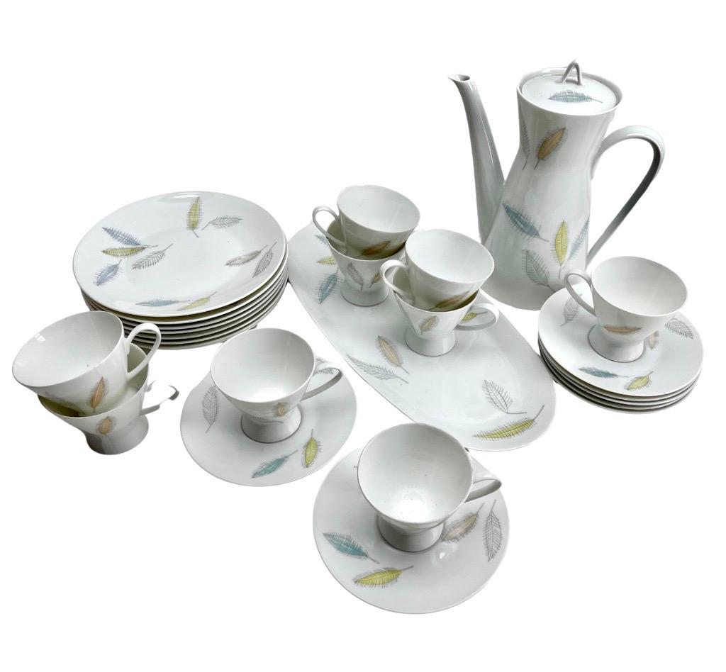 Hand-Crafted Raymond Loewy Rosenthal - servies 26 pieces Form 2000 Bunte Blätter  For Sale