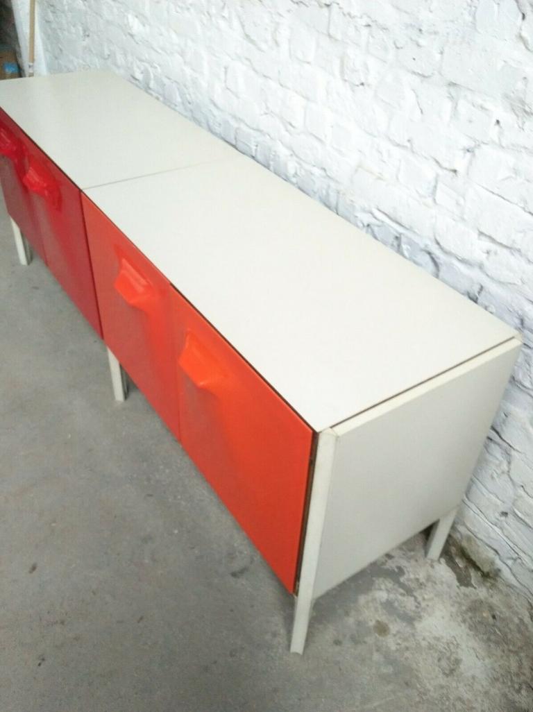 Raymond Loewy Sideboard Series DF2000 In Good Condition In Geneva, CH