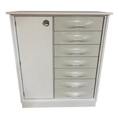 Commode haute de style Raymond Loewy