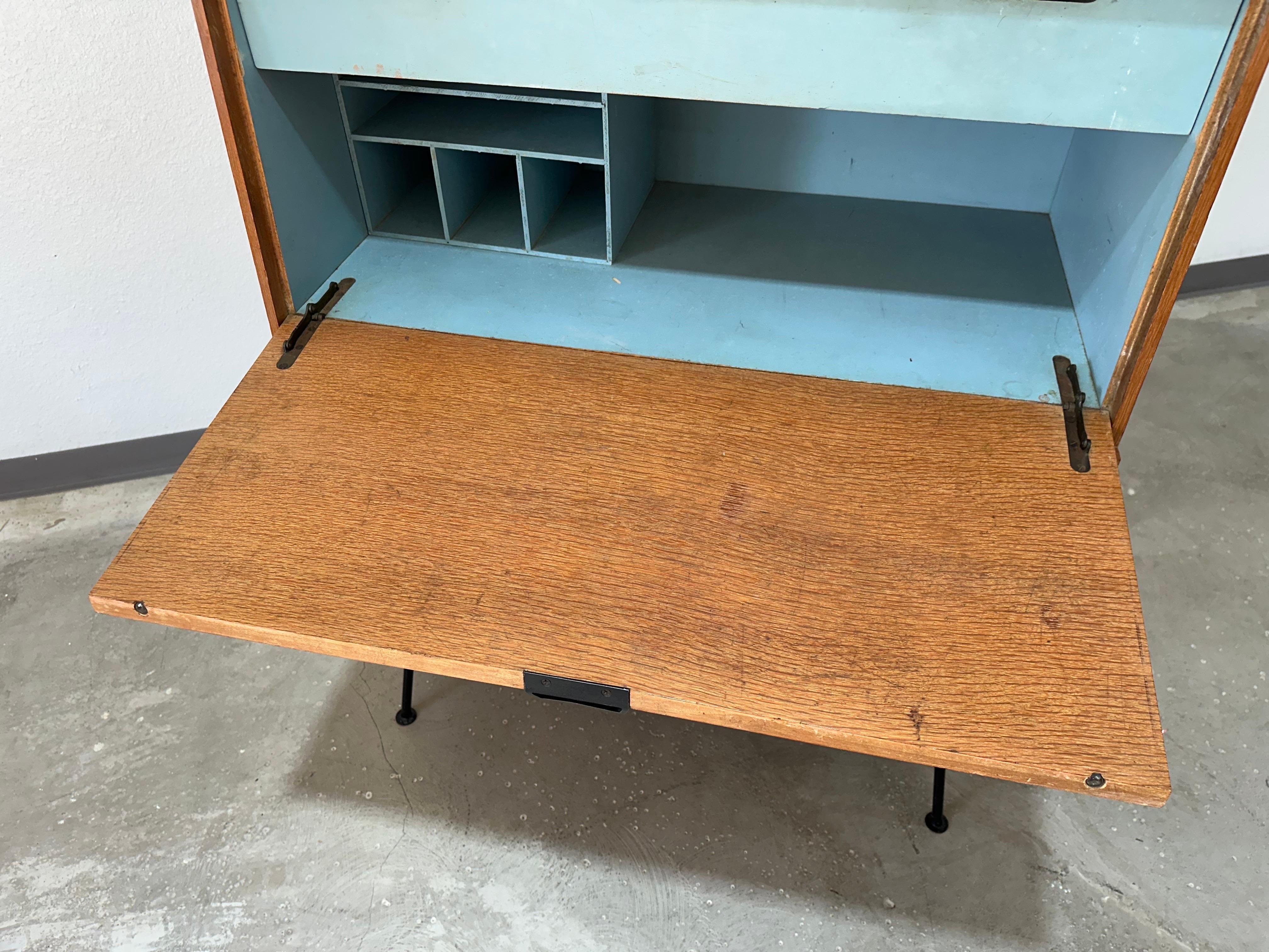 Fer Raymond Lowey for Mengel Mid Century Secretary Desk c.1950's en vente