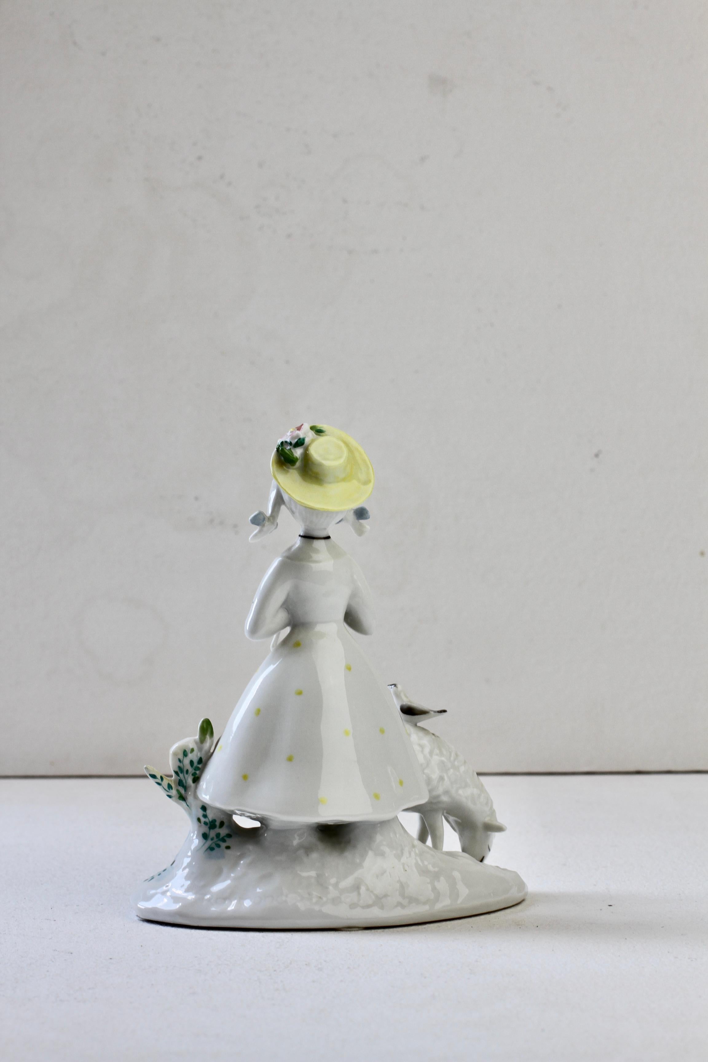 Peint à la main Rare sculpture française mi-siècle moderne de Raymond Peynet pour Rosenthal Studioline en vente