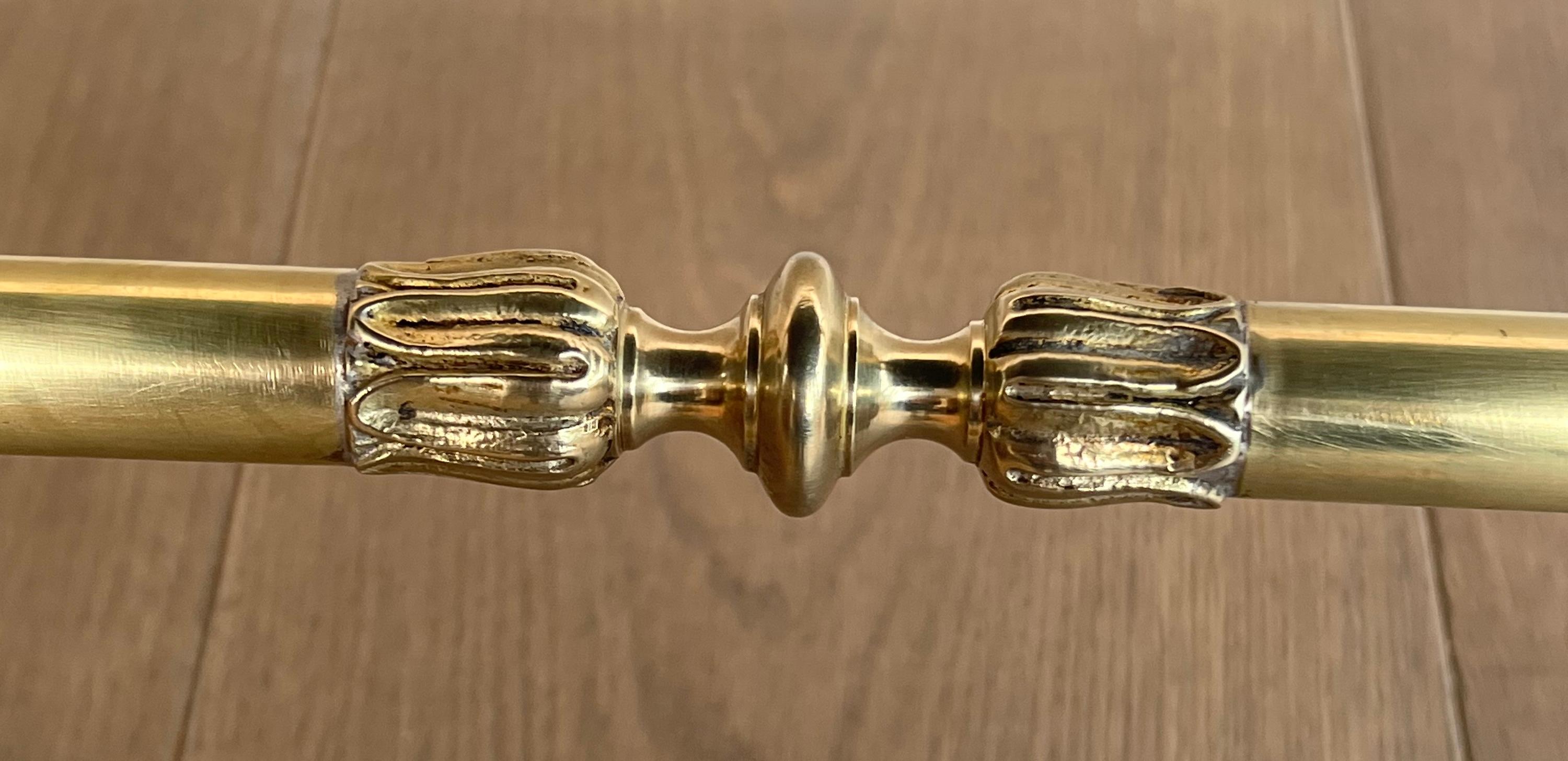 Tavolino da caffè in stile neoclassico in ottone e marmo Raymond Subes in vendita 4