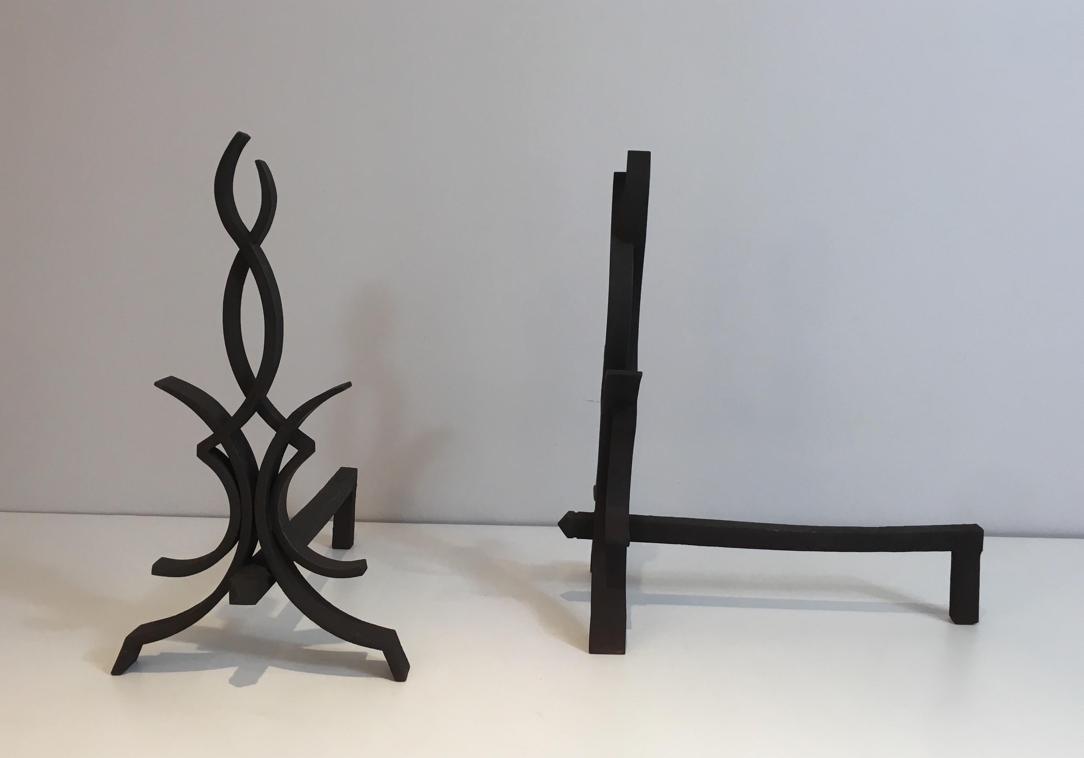 Raymond Subes, Pair of Wrought Iron Andirons, French, Circa 1940 In Good Condition For Sale In Marcq-en-Barœul, Hauts-de-France