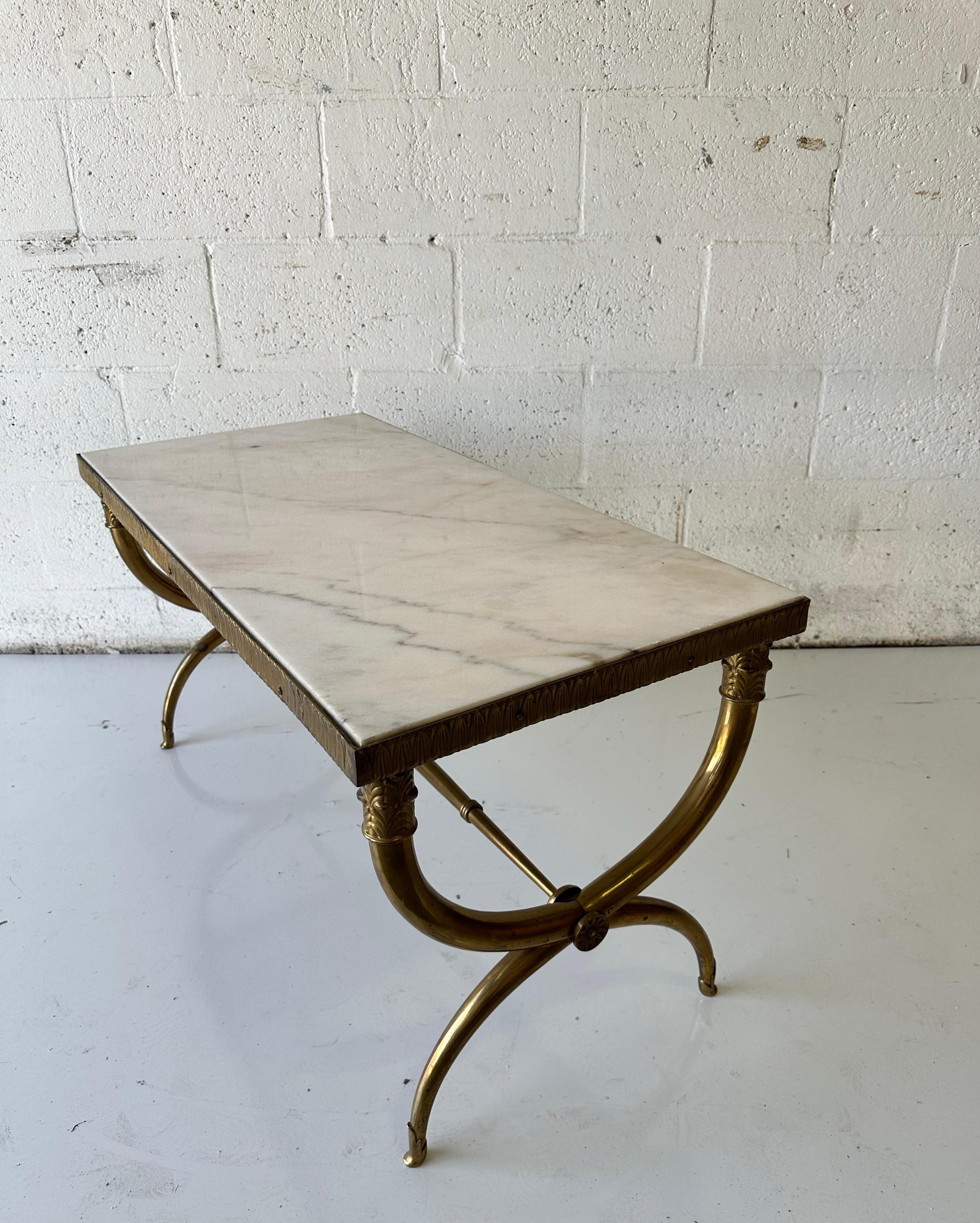 Table basse style Raymond Subes avec plateau en marbre en vente 4