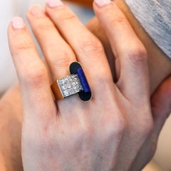 RAYMOND TEMPLIER 1930, bague sculpturale en or 18 carats, platine et pierres précieuses