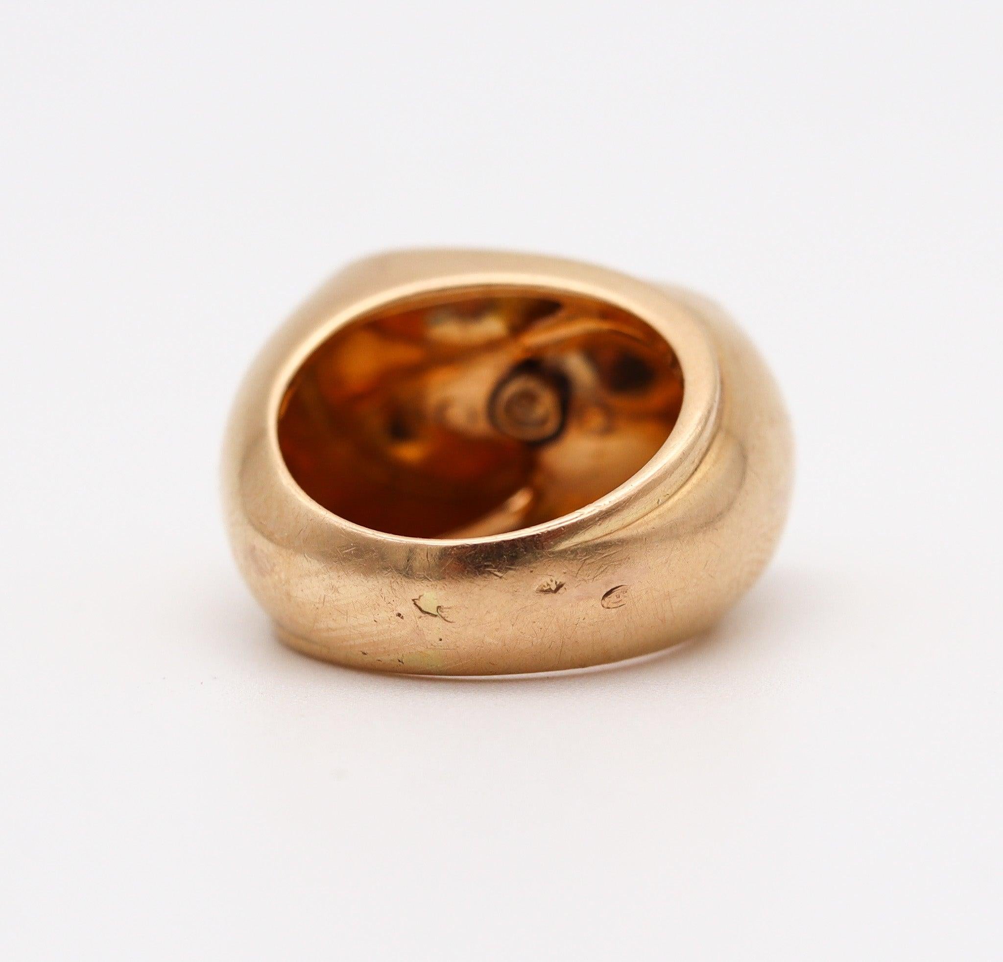 RAYMOND TEMPLIER, bague sculpturale en or jaune 18 carats avec perles naturelles, 1960 en vente 1