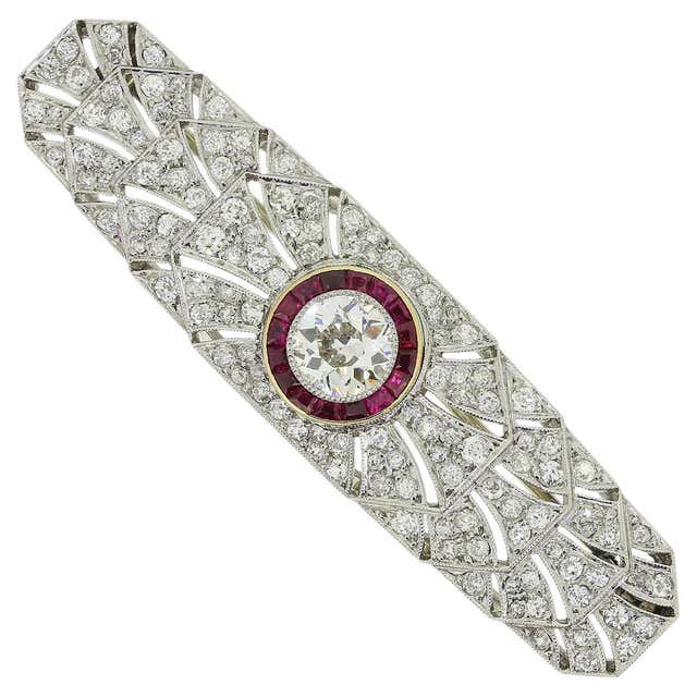 Art Deco Platinum Diamond Ruby Round Brooch For Sale at 1stDibs
