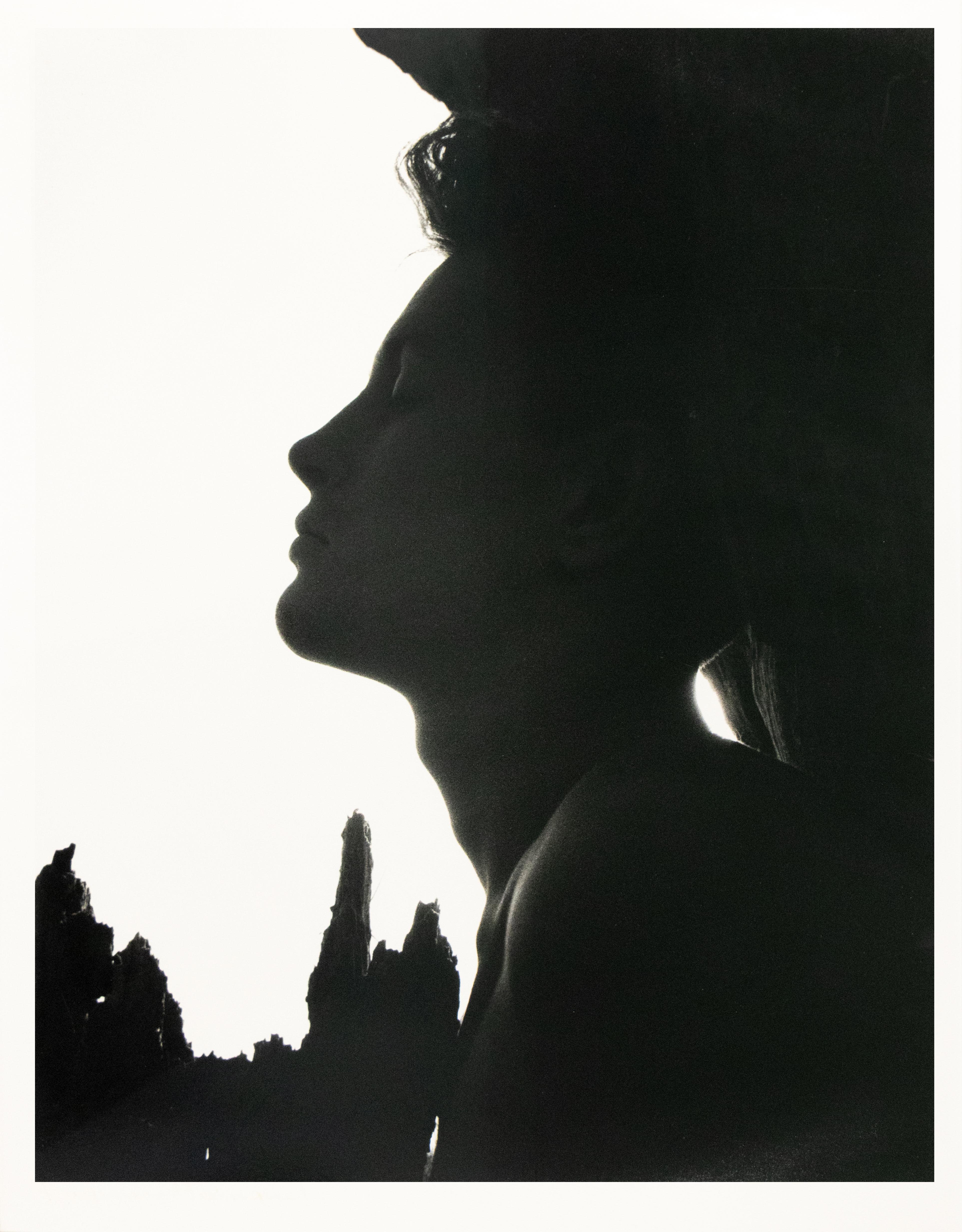 Portrait de Jacques Sernas (Profil en Forêt) - Contemporary Photograph by Raymond Voinquel