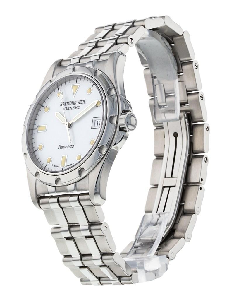 
Raymond Weil Flamenco Stainless Steel Watch  With with Date and comes with a box
White 
 Pre-Owned
 Case Diameter: 38mm
Wrist Size: Large 7
brand: Raymond Weil Flamenco

Gender: men's

condition: good (case, case back, crown, bezel and bracelet are
