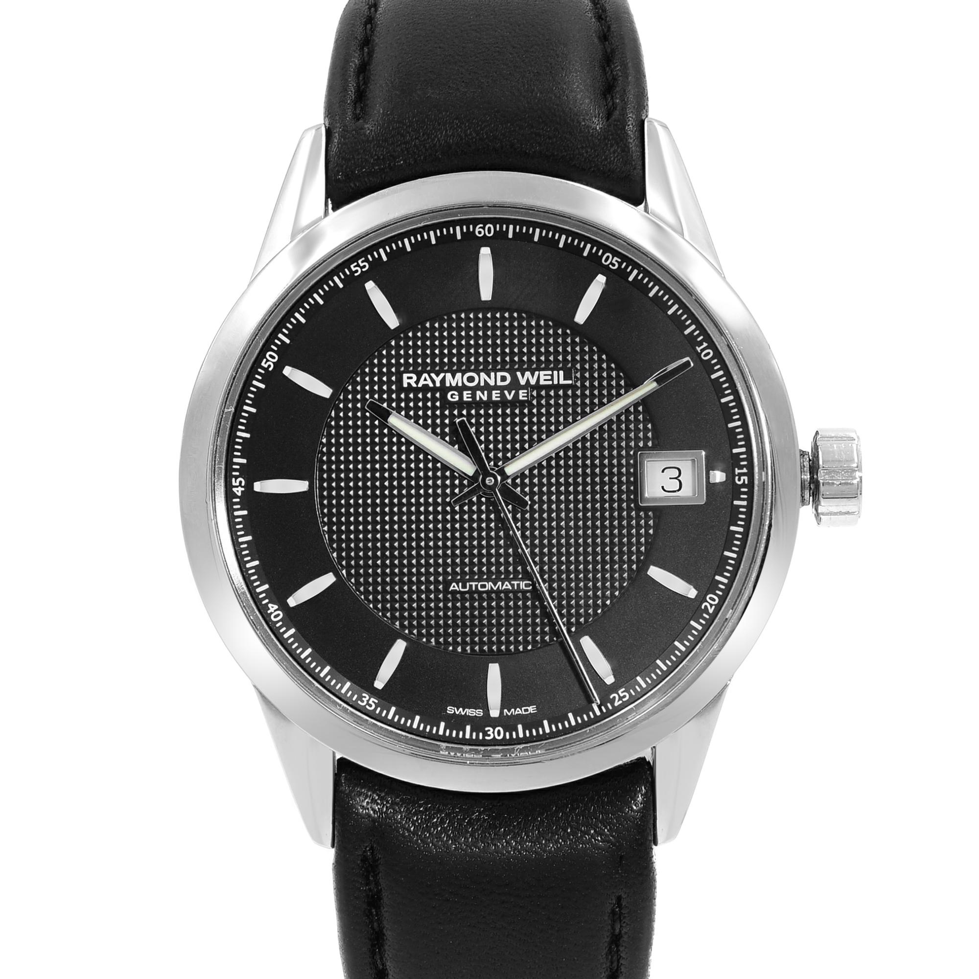 This pre-owned Raymond Weil Freelancer 2740-STC-20021 is a beautiful men's timepiece that is powered by an automatic movement which is cased in a stainless steel case. It has a round shape face, date dial and has hand sticks style markers. It is