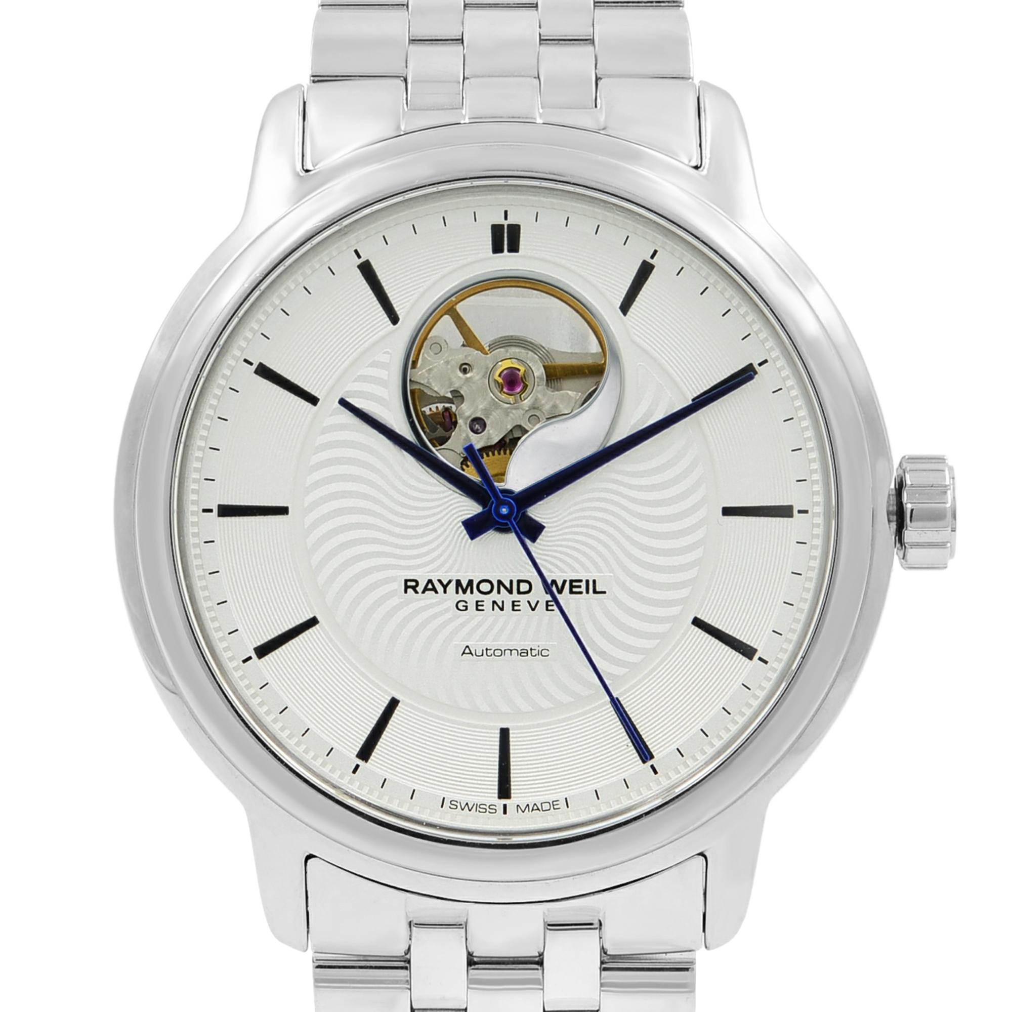 Questo Raymond Weil Maestro 2227-ST-65001 usato è un bellissimo orologio da uomo alimentato da un movimento al quarzo e racchiuso in una cassa in acciaio inossidabile. Ha un quadrante di forma rotonda, senza caratteristiche e con indici a