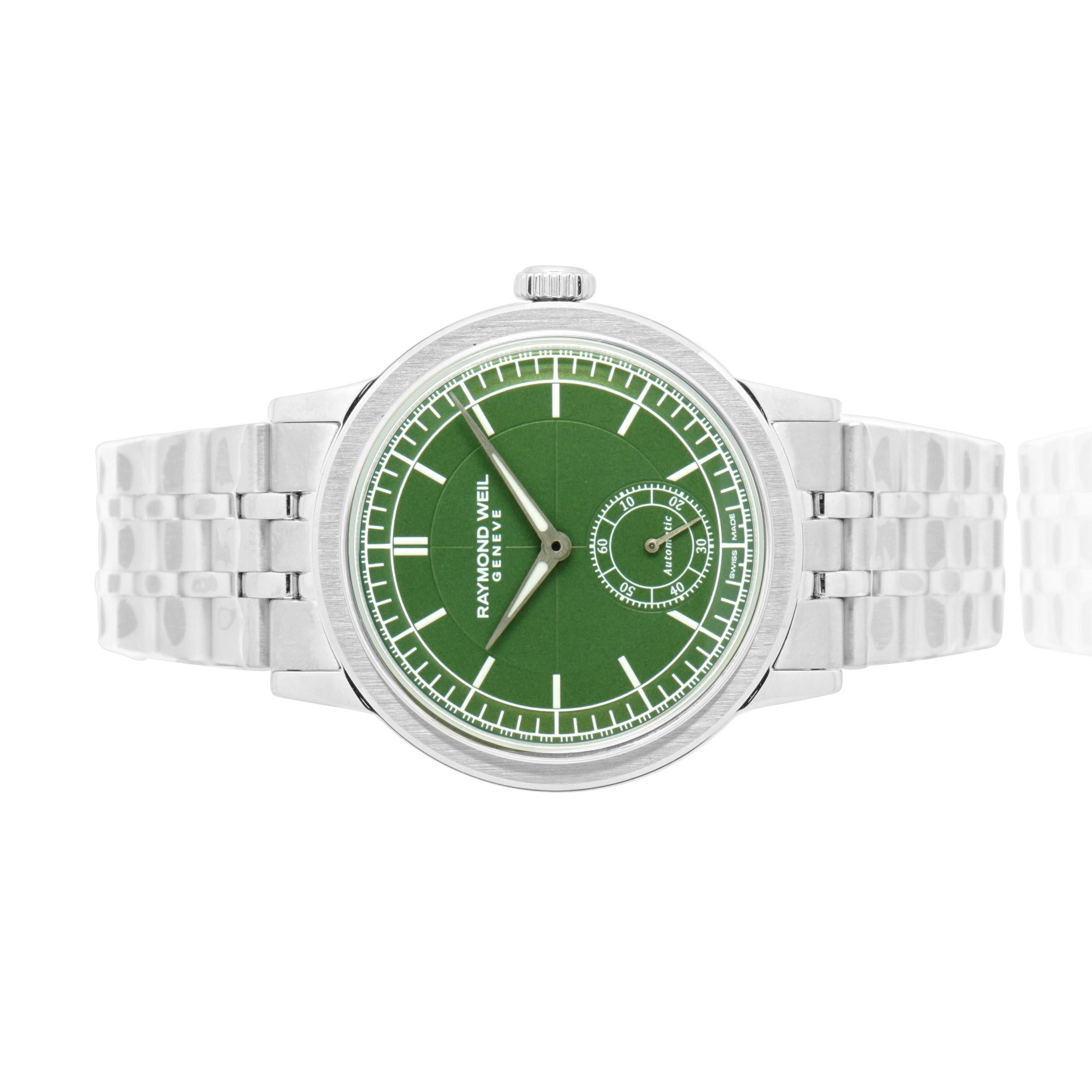 Movimento: automatico
Funzione: ore, minuti, piccoli secondi
Cassa: 40 mm, acciaio inossidabile, lunetta liscia, corona a vite
Quadrante: verde
Bracciale: acciaio inossidabile, deployante 
Numero di riferimento: 2930-ST-52001
Numero di serie:
