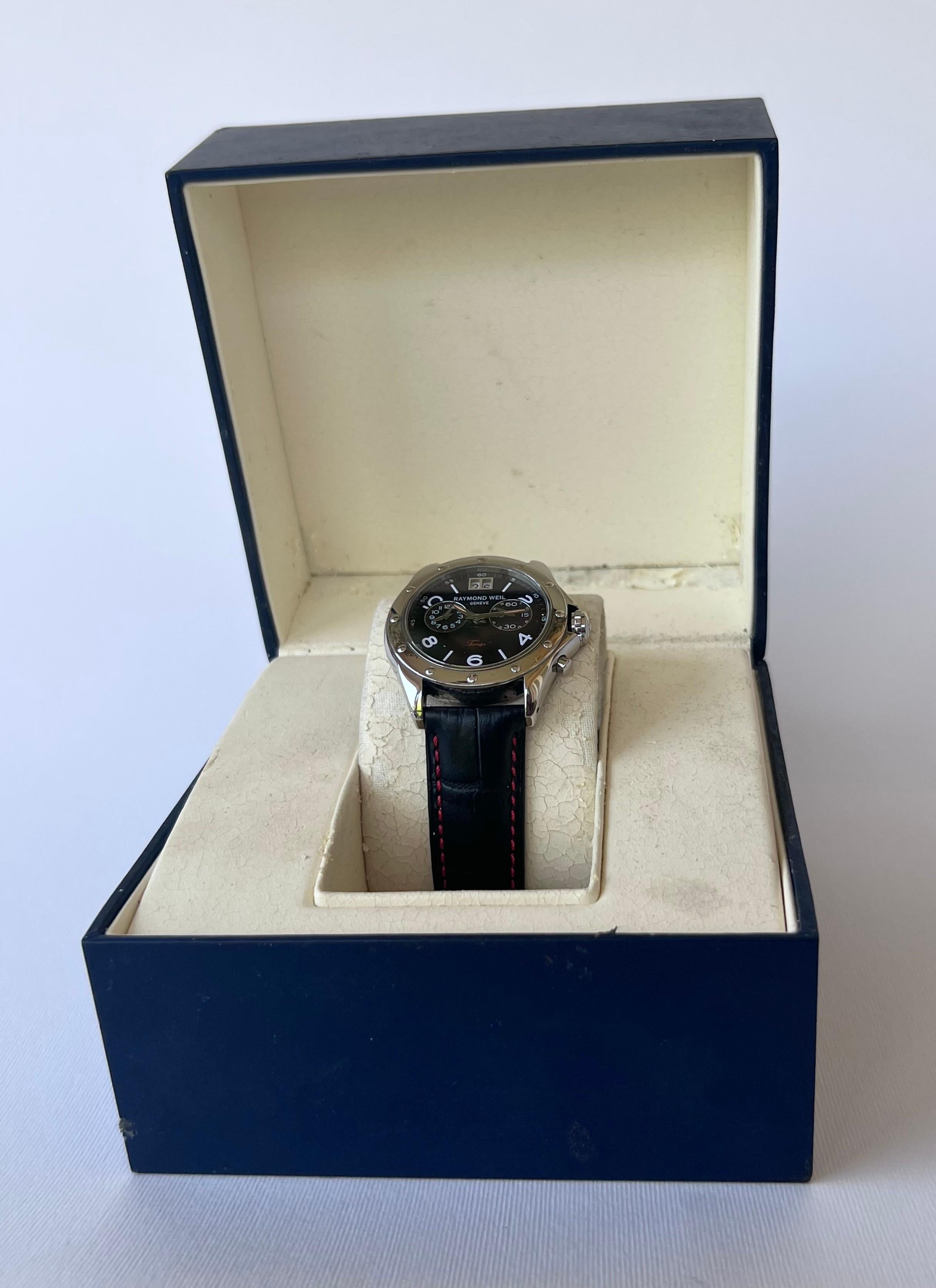 Raymond Weil Tango Sport Tango Collection 4795 Sapphire Crystal Chronograph Men  In Good Condition For Sale In Toronto, CA