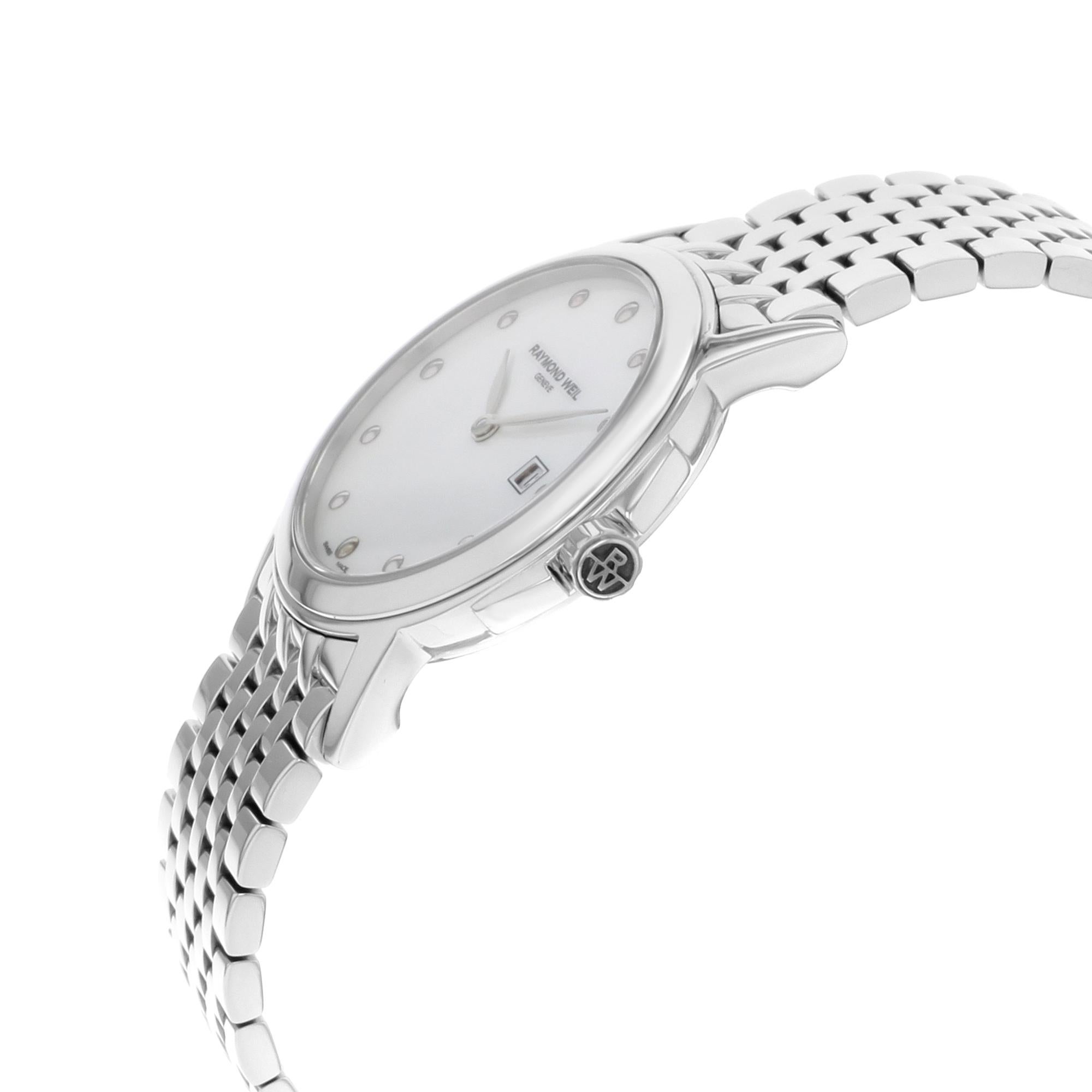 This display model Raymond Weil Tradition 5966-ST-97001 is a beautiful Ladies timepiece that is powered by a quartz movement which is cased in a stainless steel case. It has a round shape face, date dial and has hand dots style markers. It is