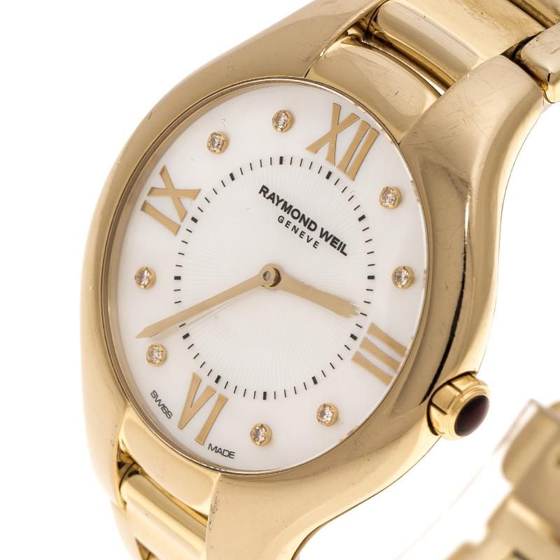 Crafted in a glamorous gold-plated stainless steel, this watch by Raymond Weil is an example in glamour and style. The gorgeous analog dial is fitted with roman hour markers at 3, 6, 9 and 12 positions that show perfect time with the gold plated